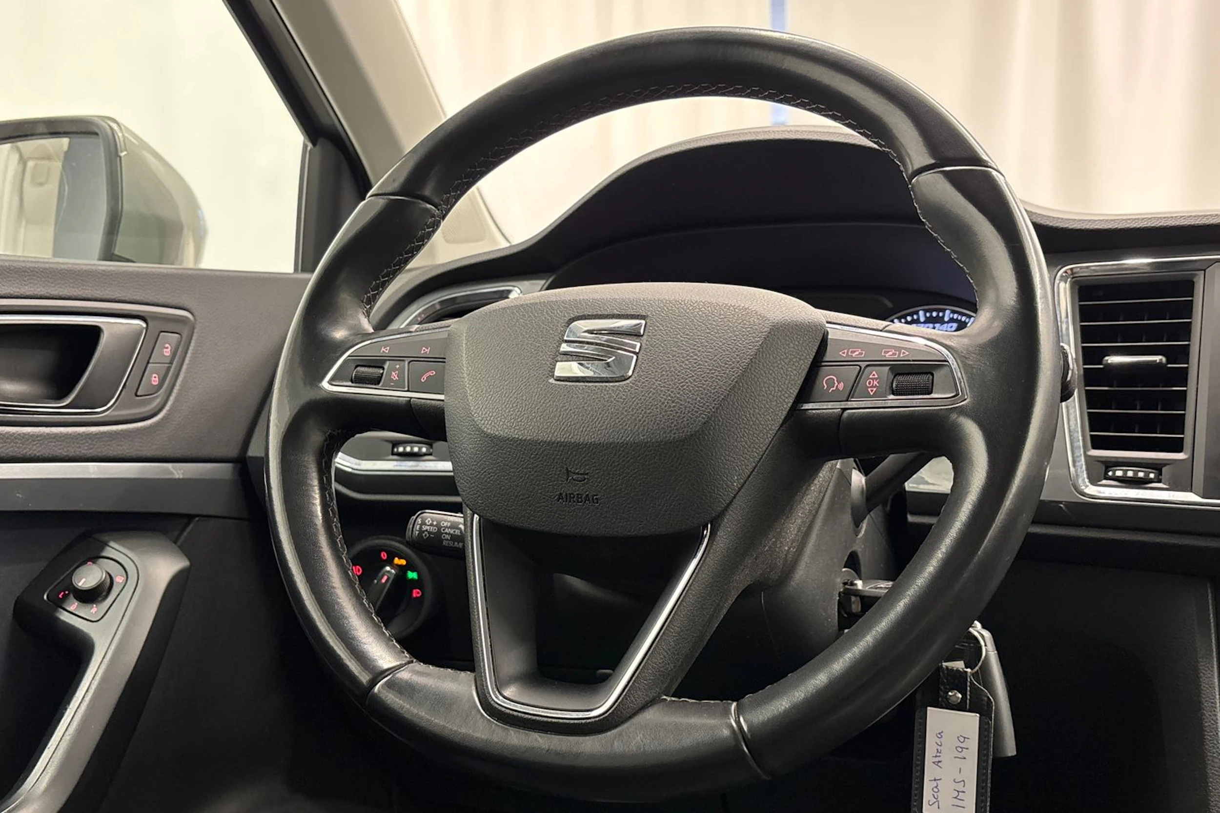ruskea (beige) SEAT Ateca 2017 kuva 12.