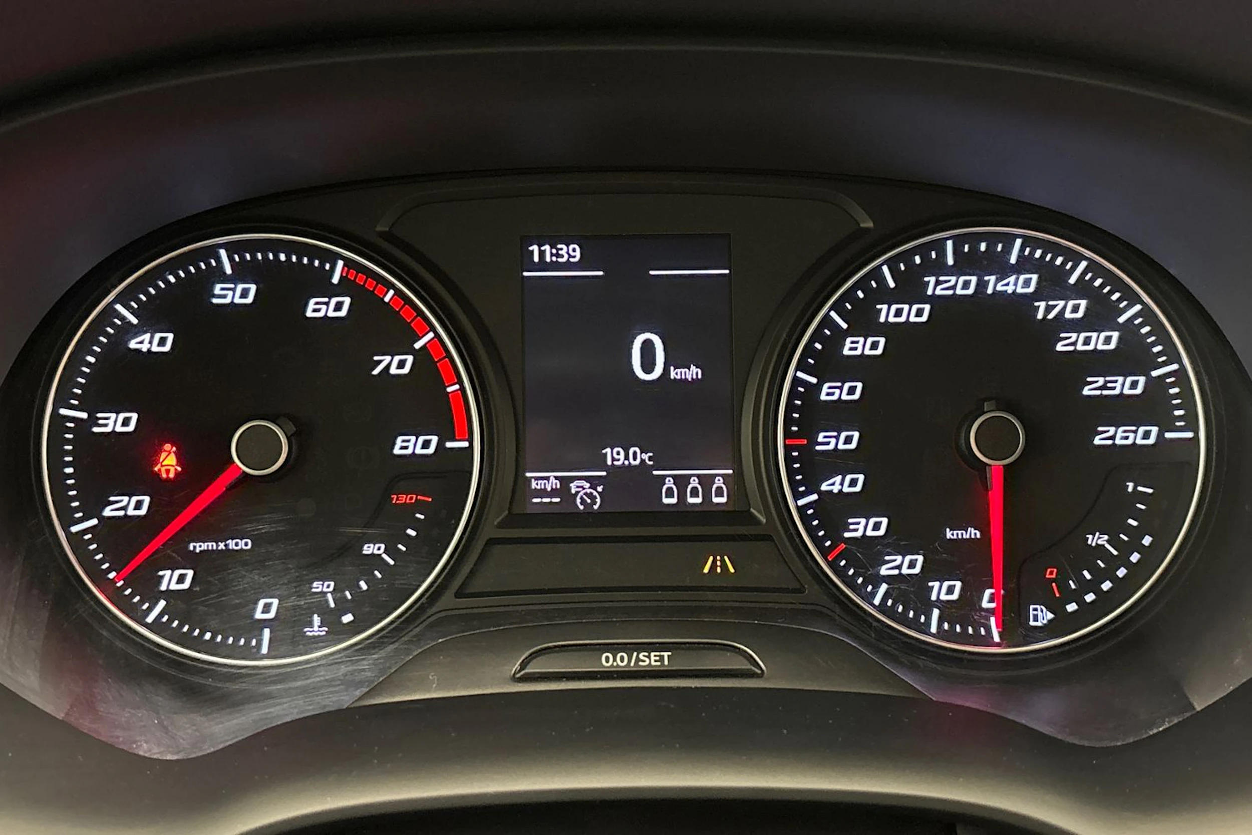 ruskea (beige) SEAT Ateca 2017 kuva 16.