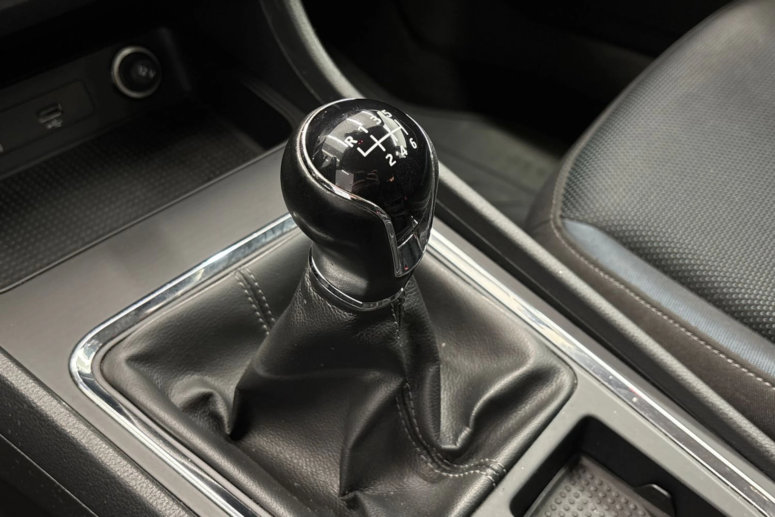 ruskea (beige) SEAT Ateca 2017 kuva 21.