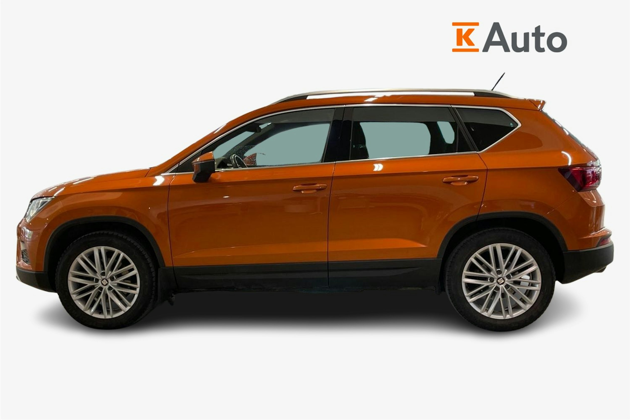 Oranssi SEAT Ateca 2017 kuva 6.