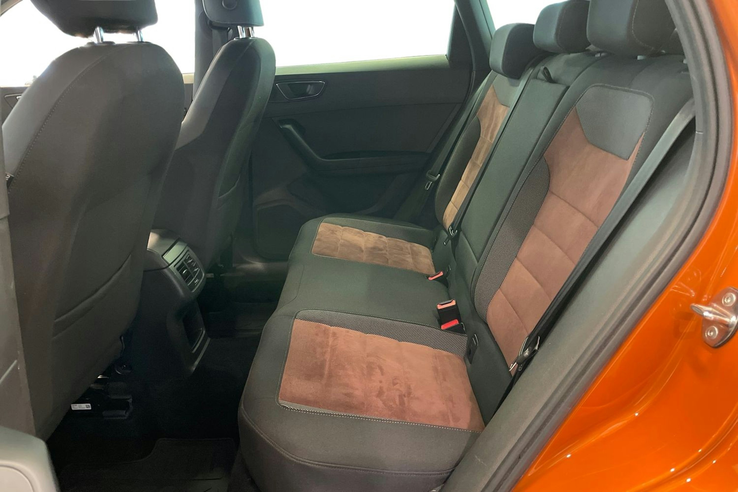 Oranssi SEAT Ateca 2017 kuva 10.