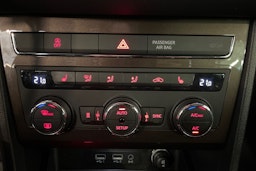 Oranssi SEAT Ateca 2017 kuva 15.