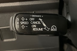 Oranssi SEAT Ateca 2017 kuva 17.