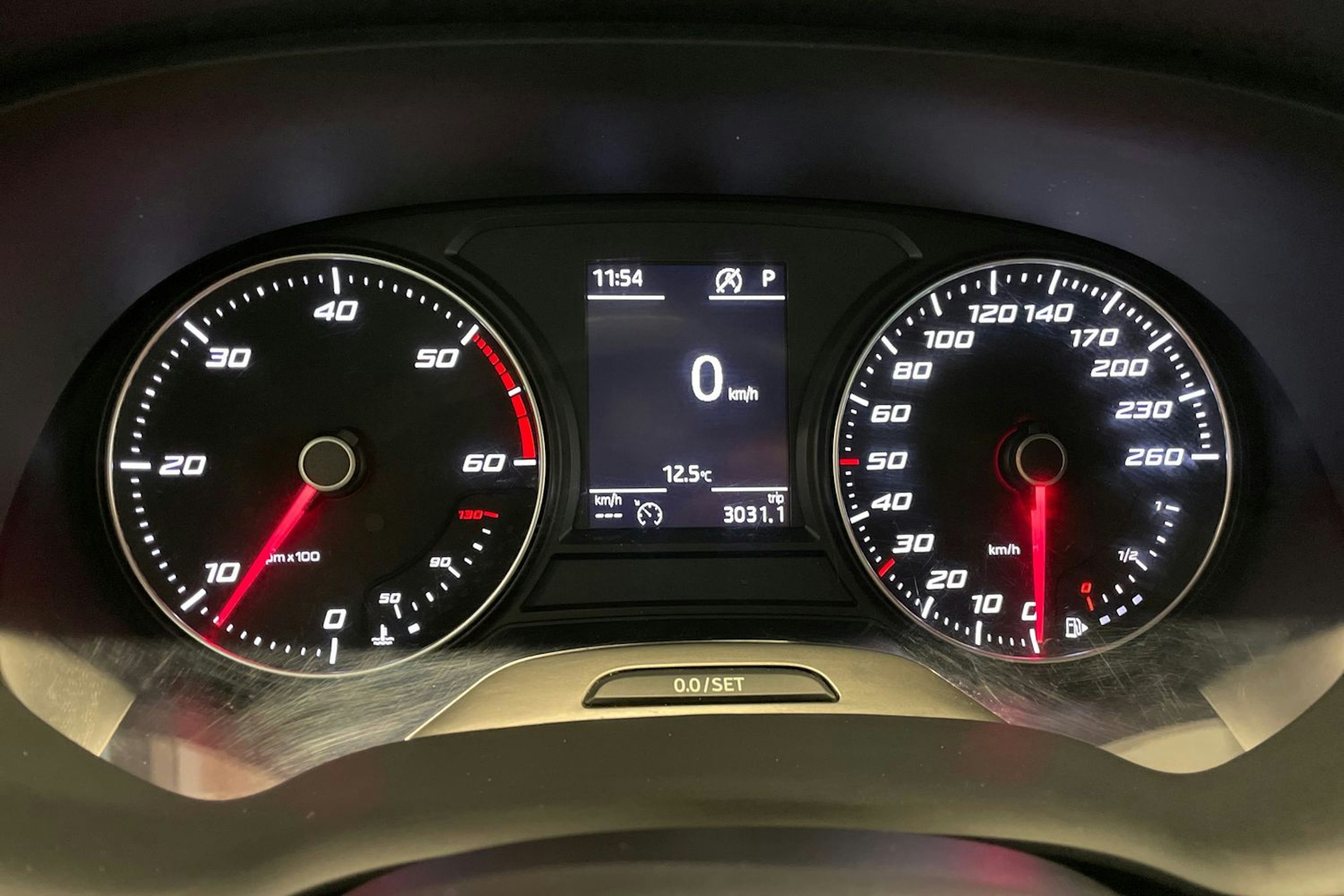 Oranssi SEAT Ateca 2017 kuva 19.