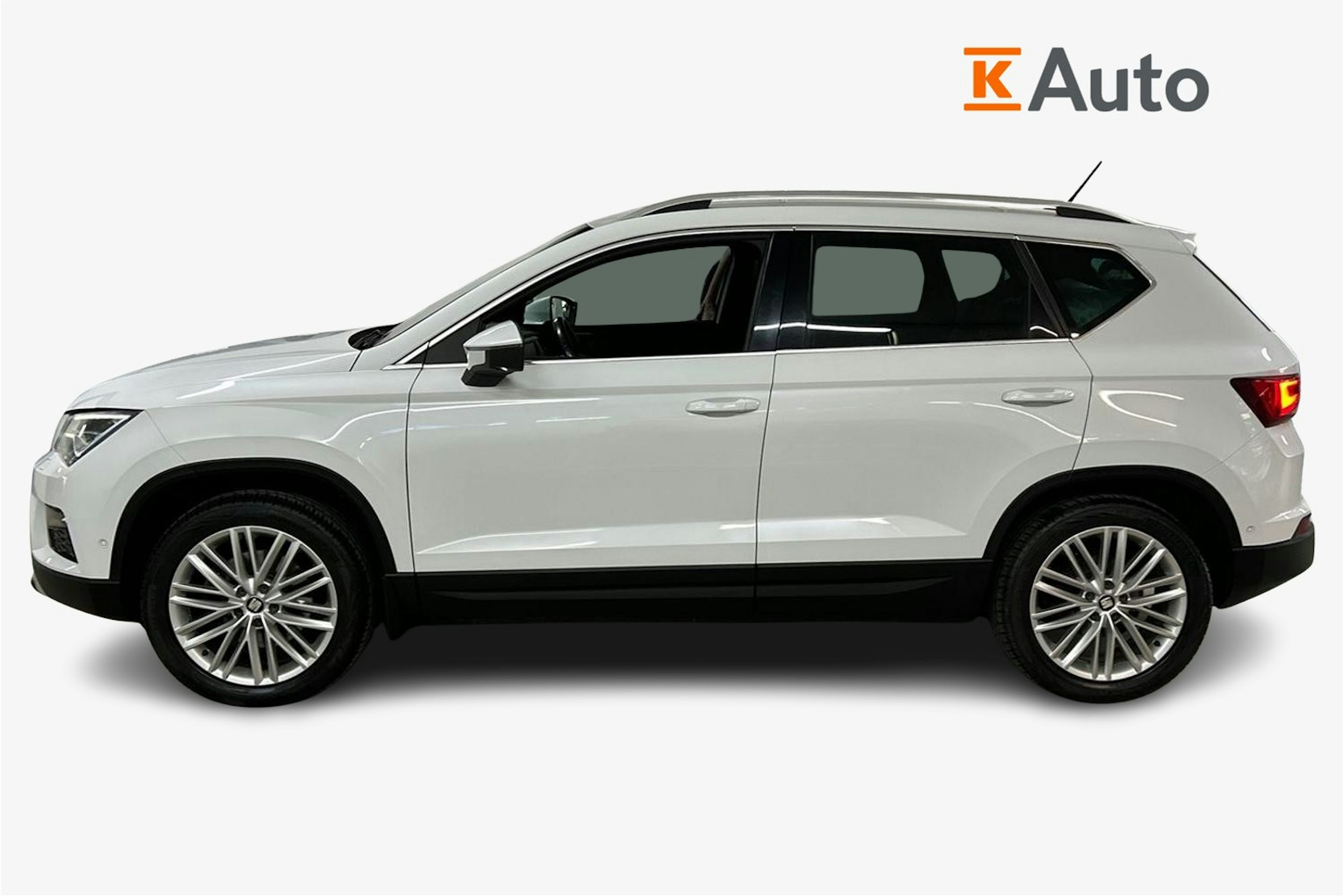 valkoinen SEAT Ateca 2018 kuva 6.