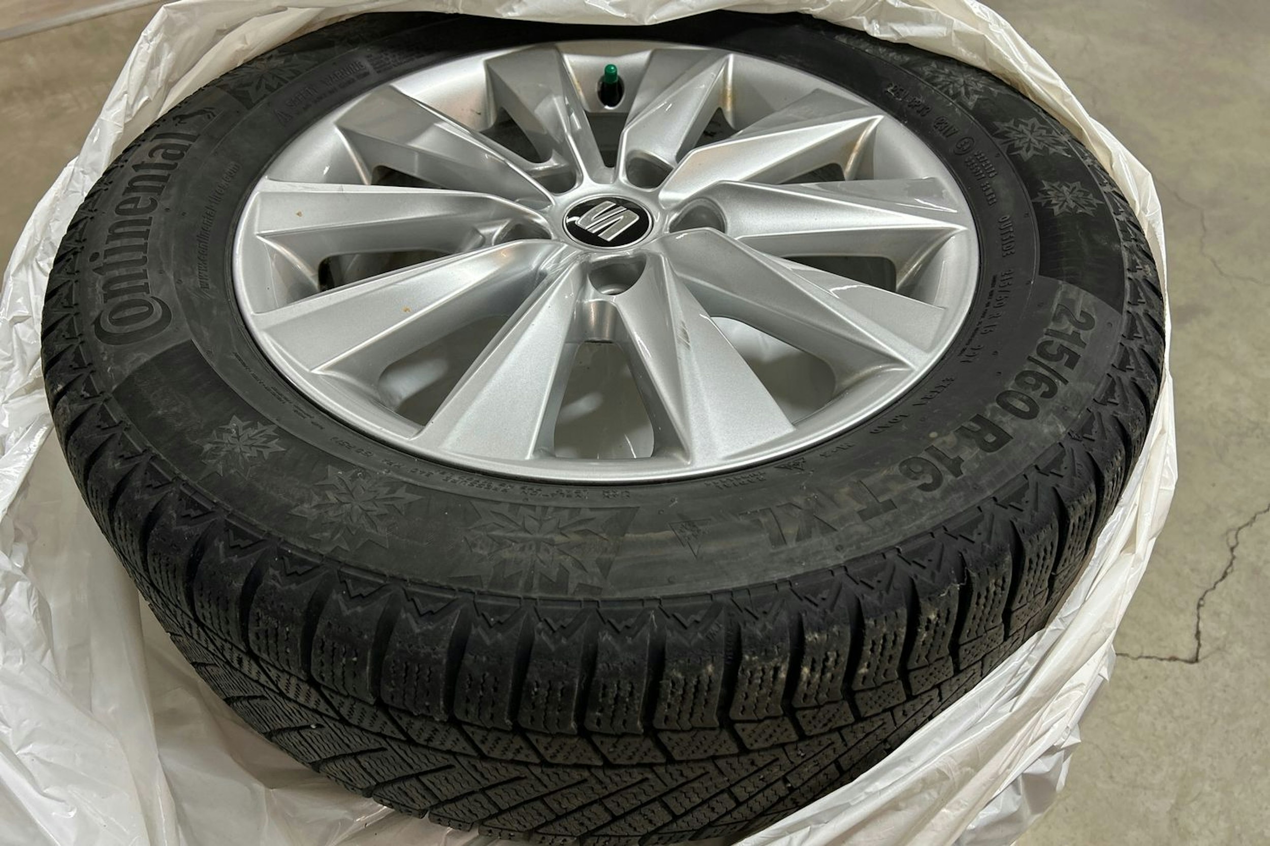 valkoinen SEAT Ateca 2018 kuva 13.