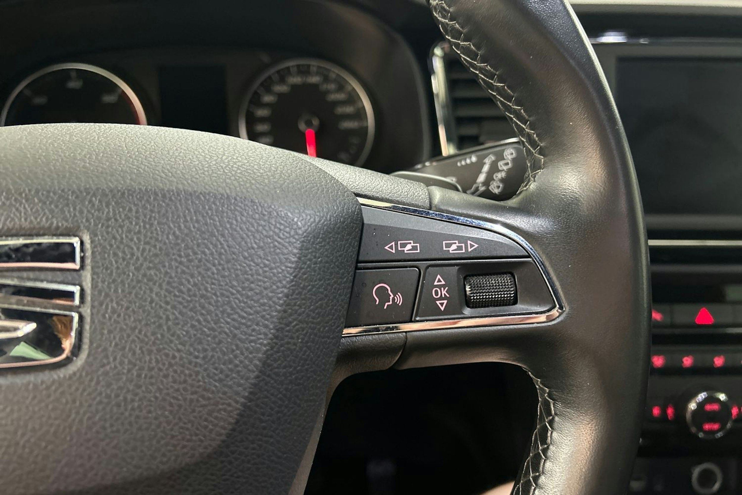 valkoinen SEAT Ateca 2018 kuva 19.