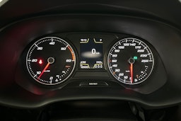 valkoinen SEAT Ateca 2018 kuva 21.
