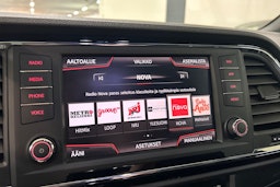 valkoinen SEAT Ateca 2018 kuva 22.