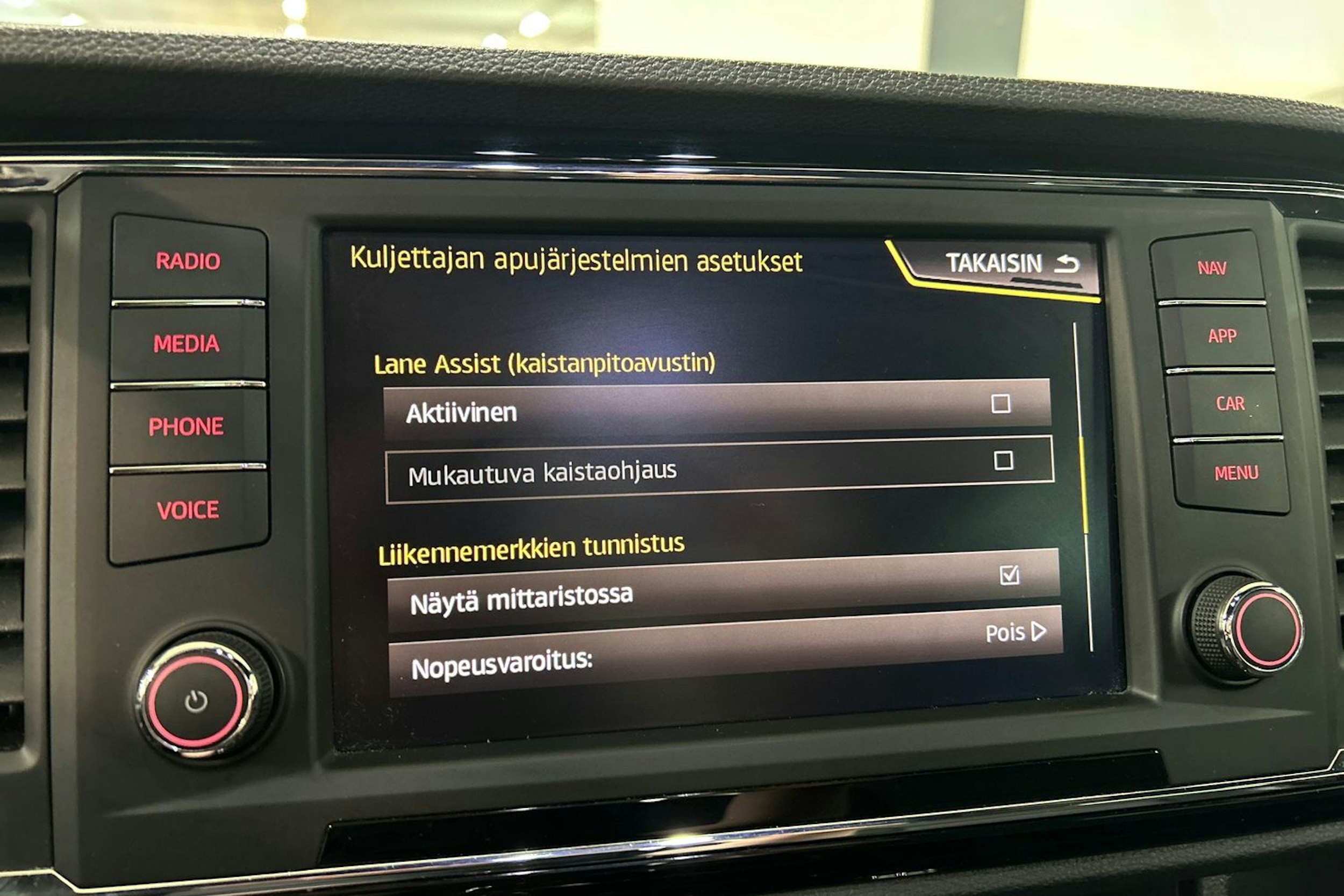 valkoinen SEAT Ateca 2018 kuva 26.