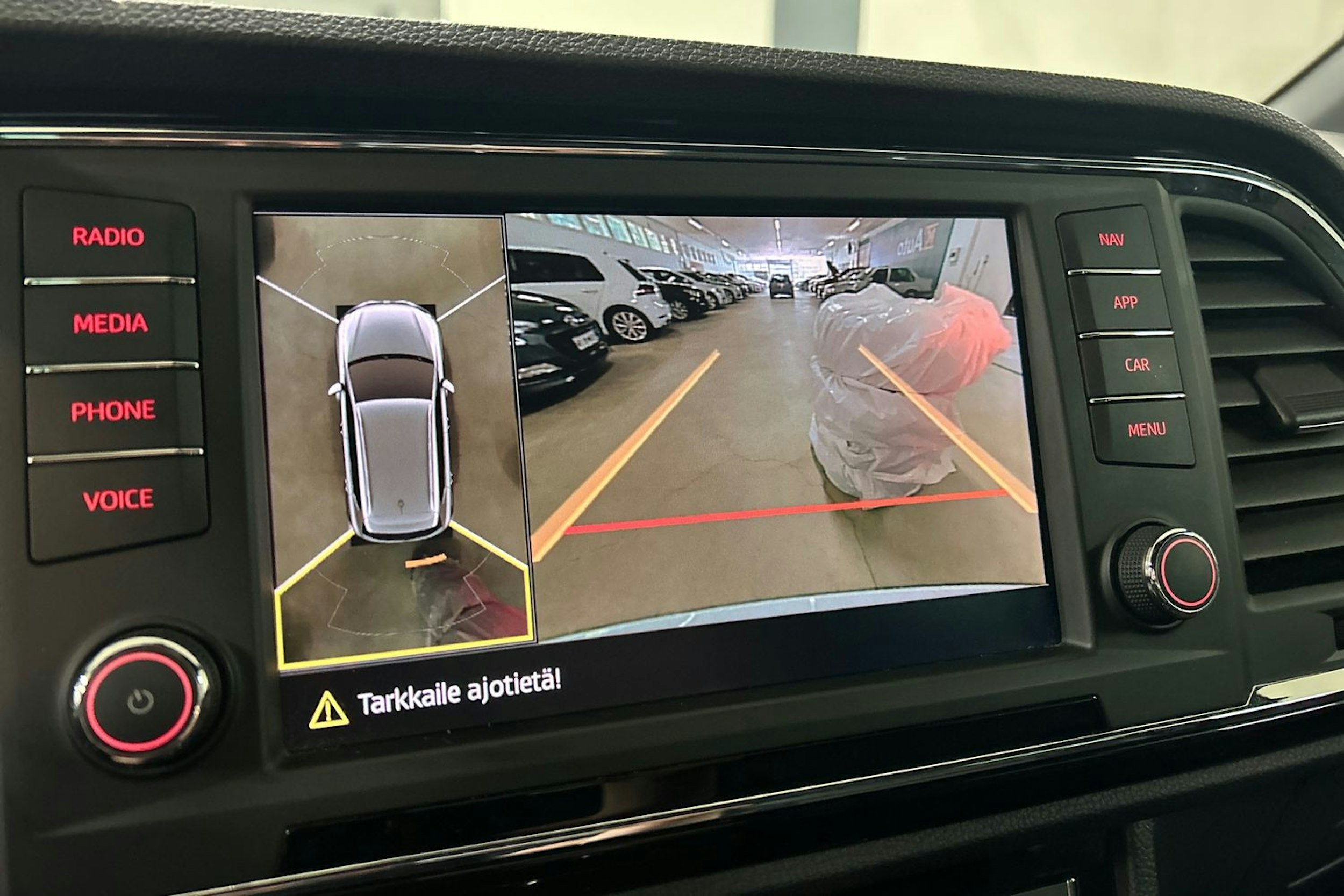 valkoinen SEAT Ateca 2018 kuva 28.