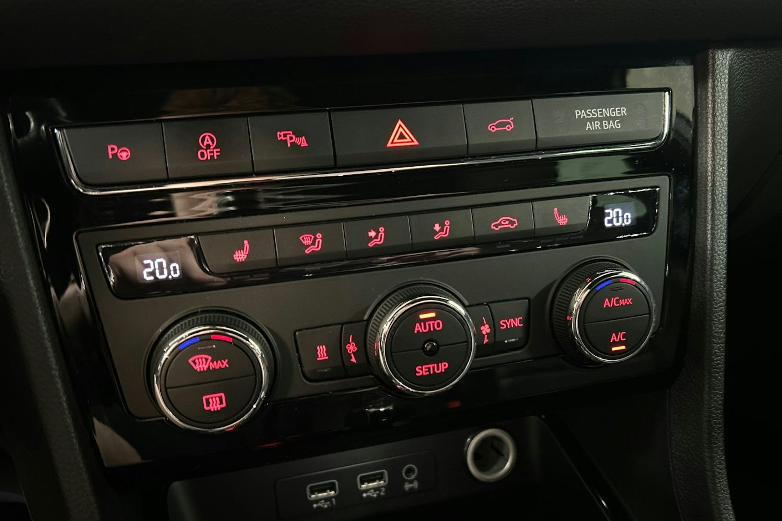 valkoinen SEAT Ateca 2018 kuva 29.