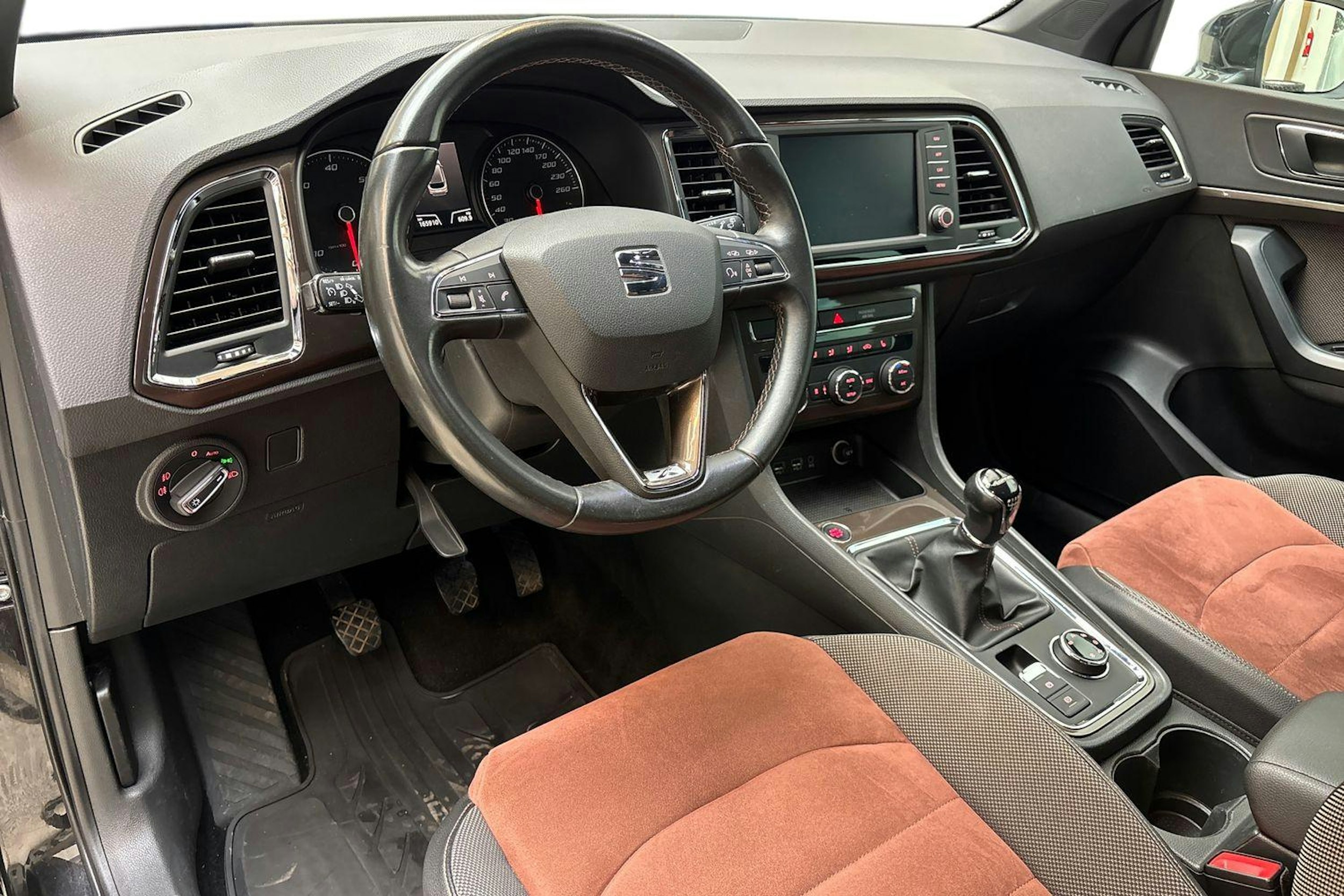 musta SEAT Ateca 2017 kuva 7.