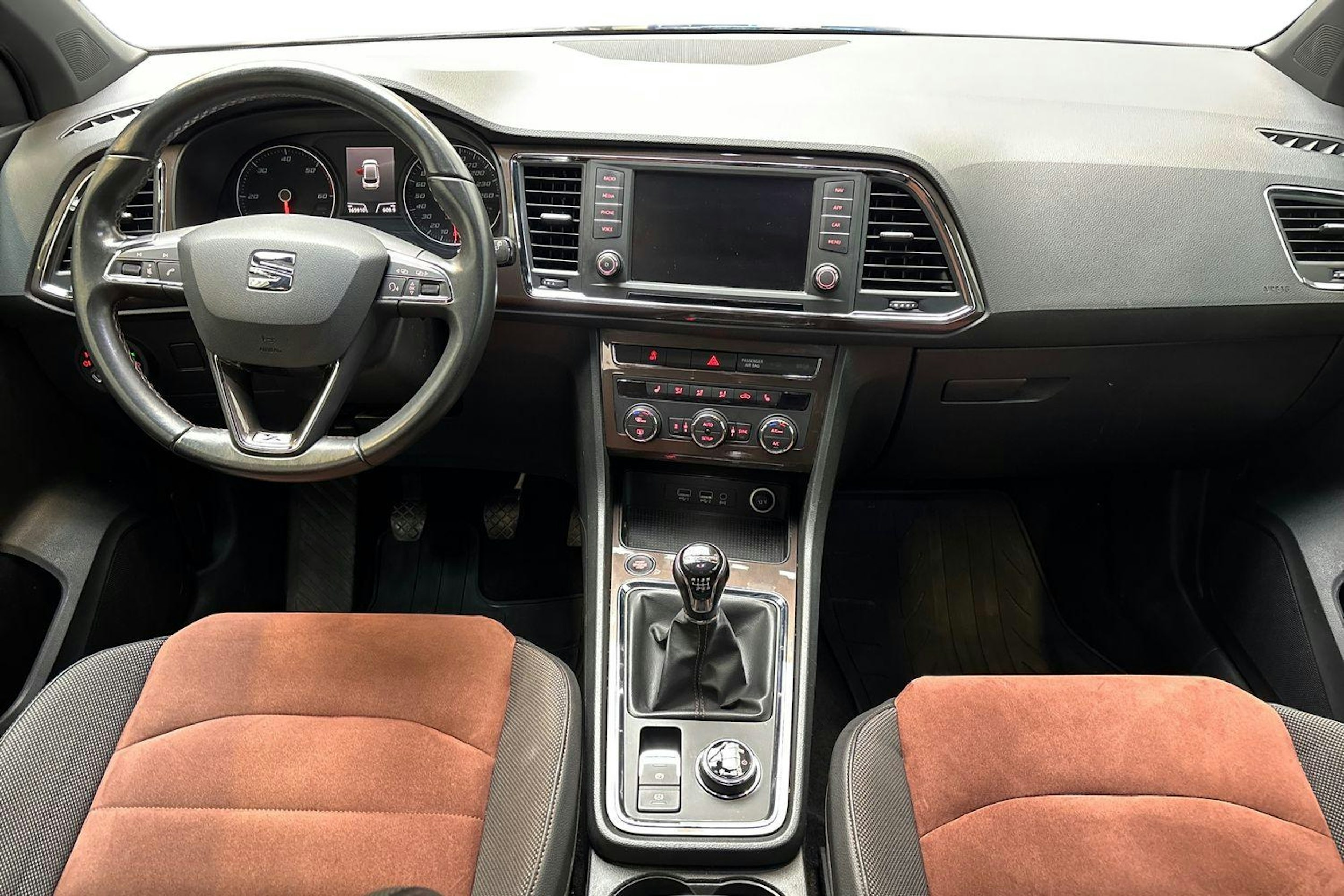 musta SEAT Ateca 2017 kuva 9.