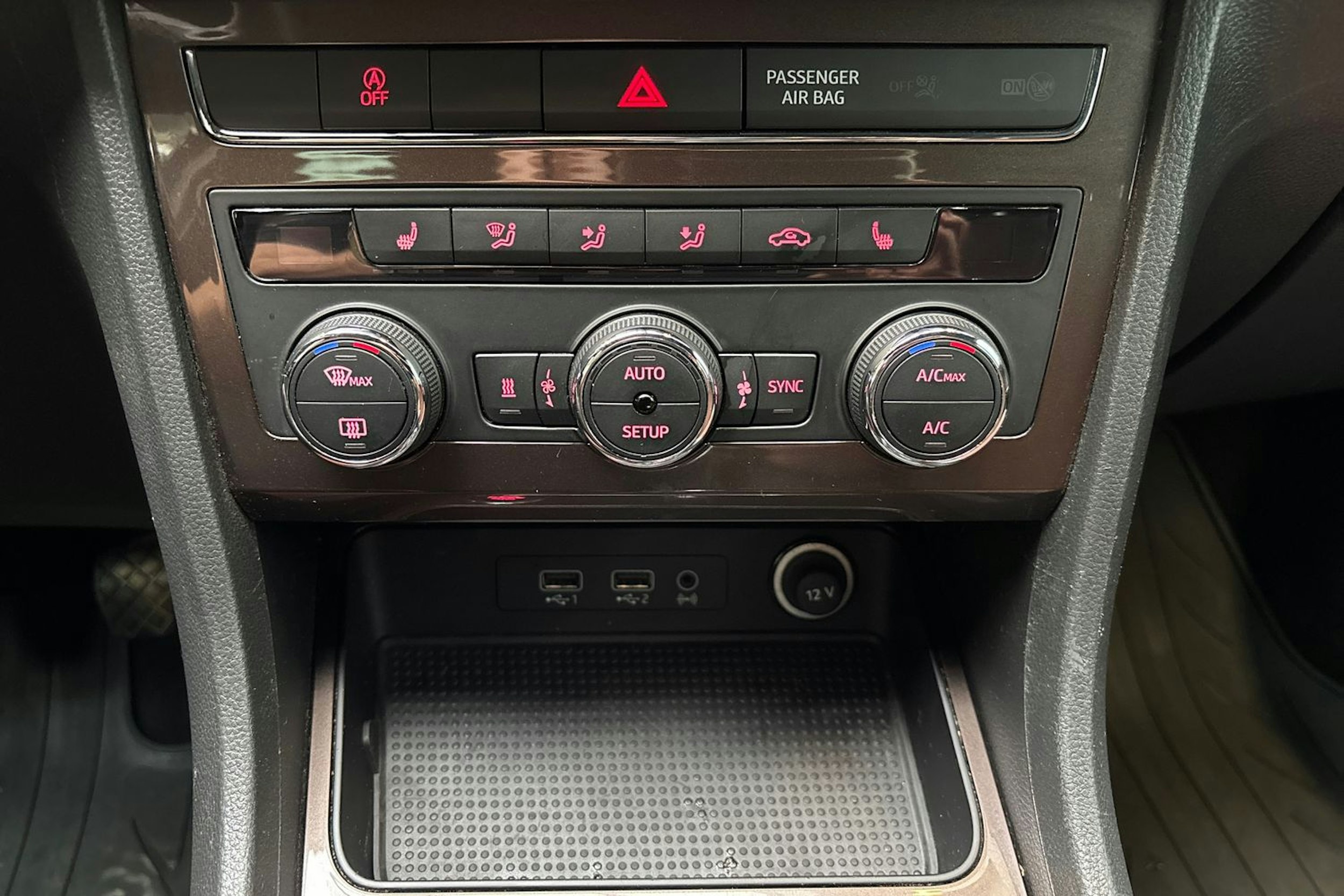musta SEAT Ateca 2017 kuva 27.