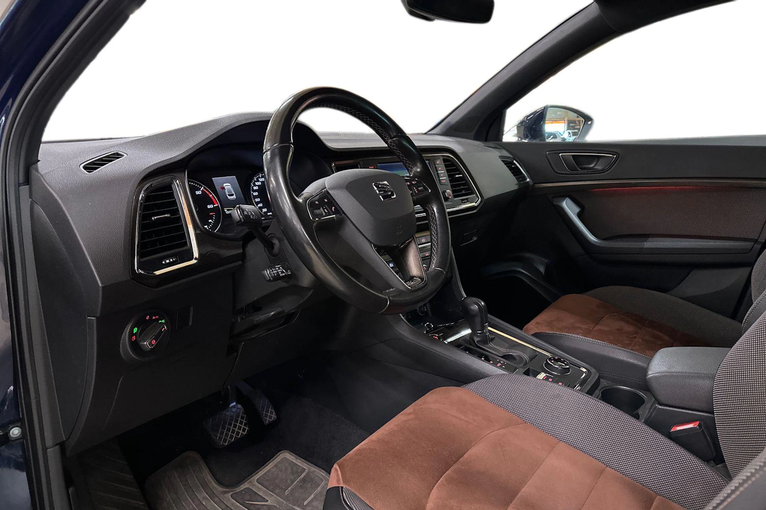 harmaa SEAT Ateca 2017 kuva 3.