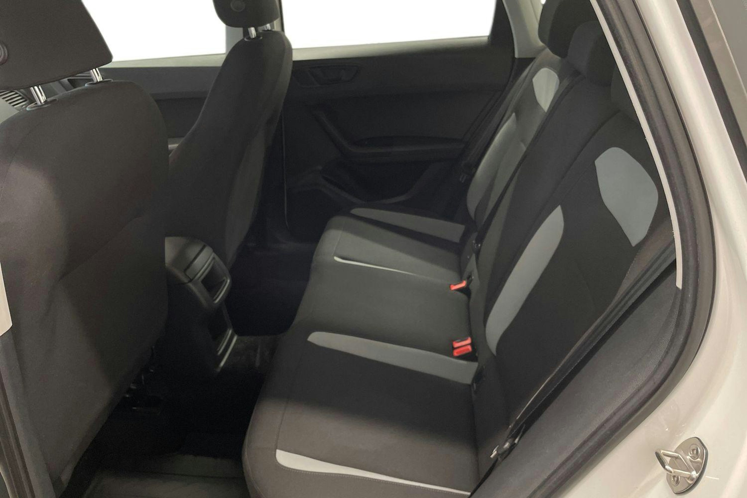 valkoinen SEAT Ateca 2017 kuva 10.