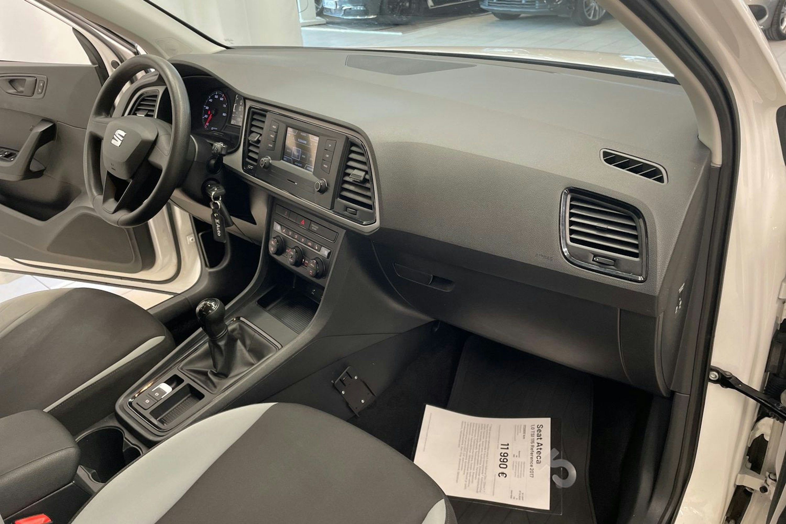 valkoinen SEAT Ateca 2017 kuva 21.