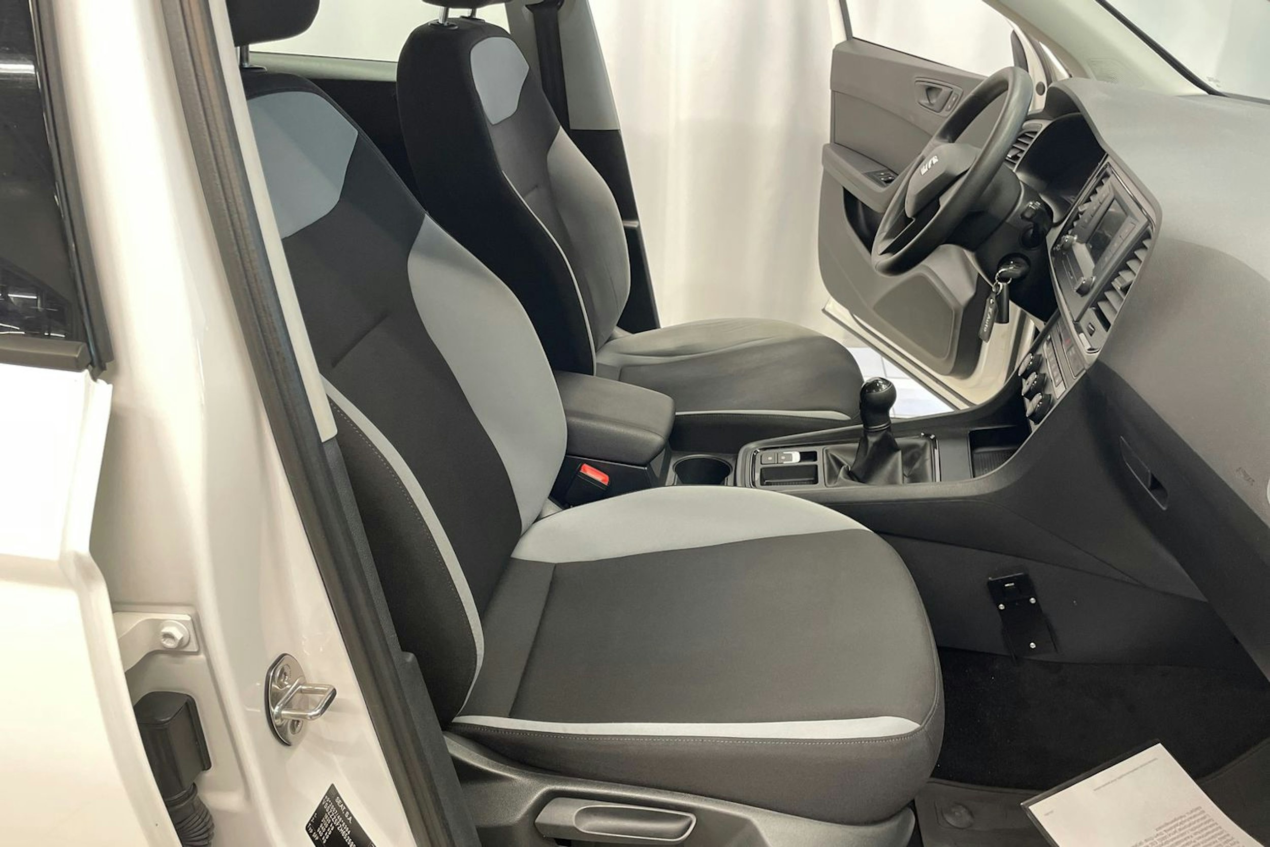 valkoinen SEAT Ateca 2017 kuva 22.