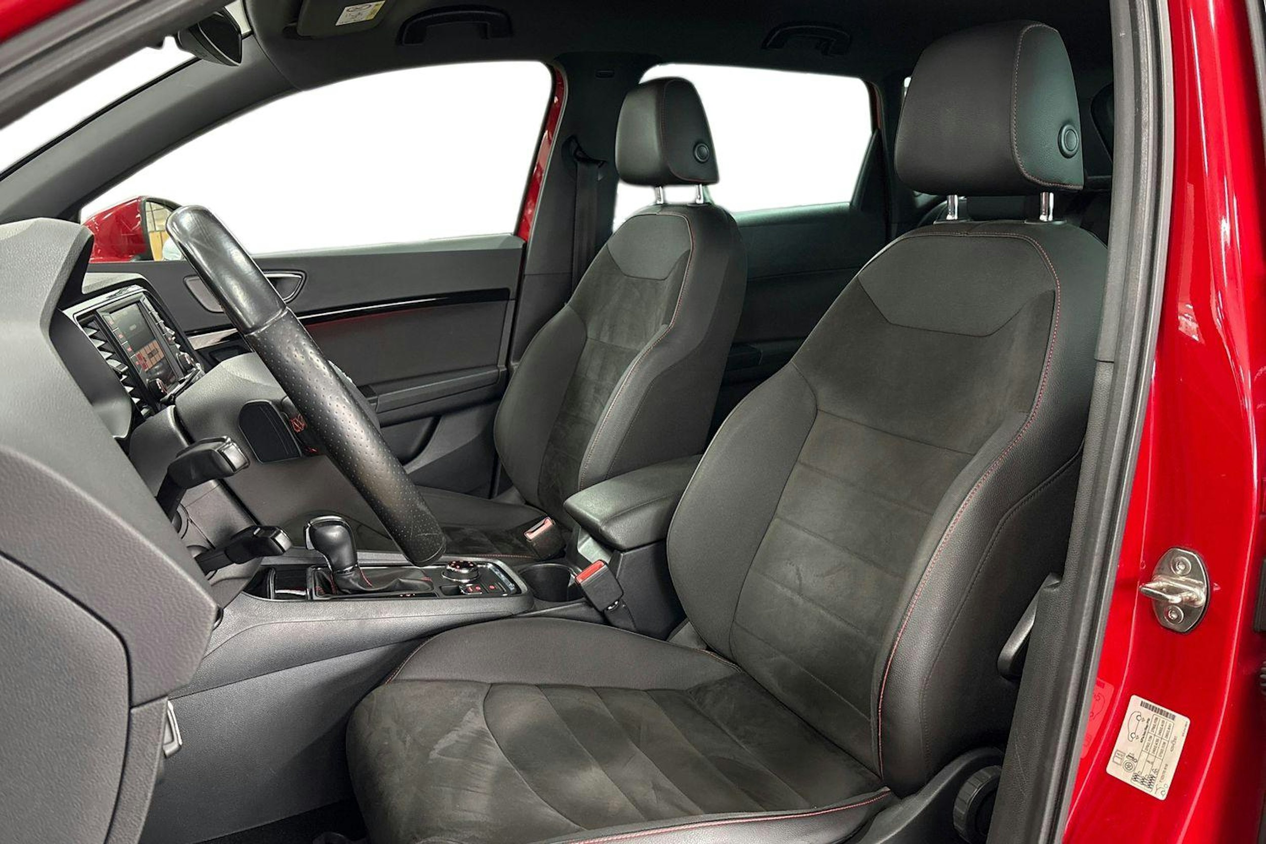 punainen SEAT Ateca 2018 kuva 7.