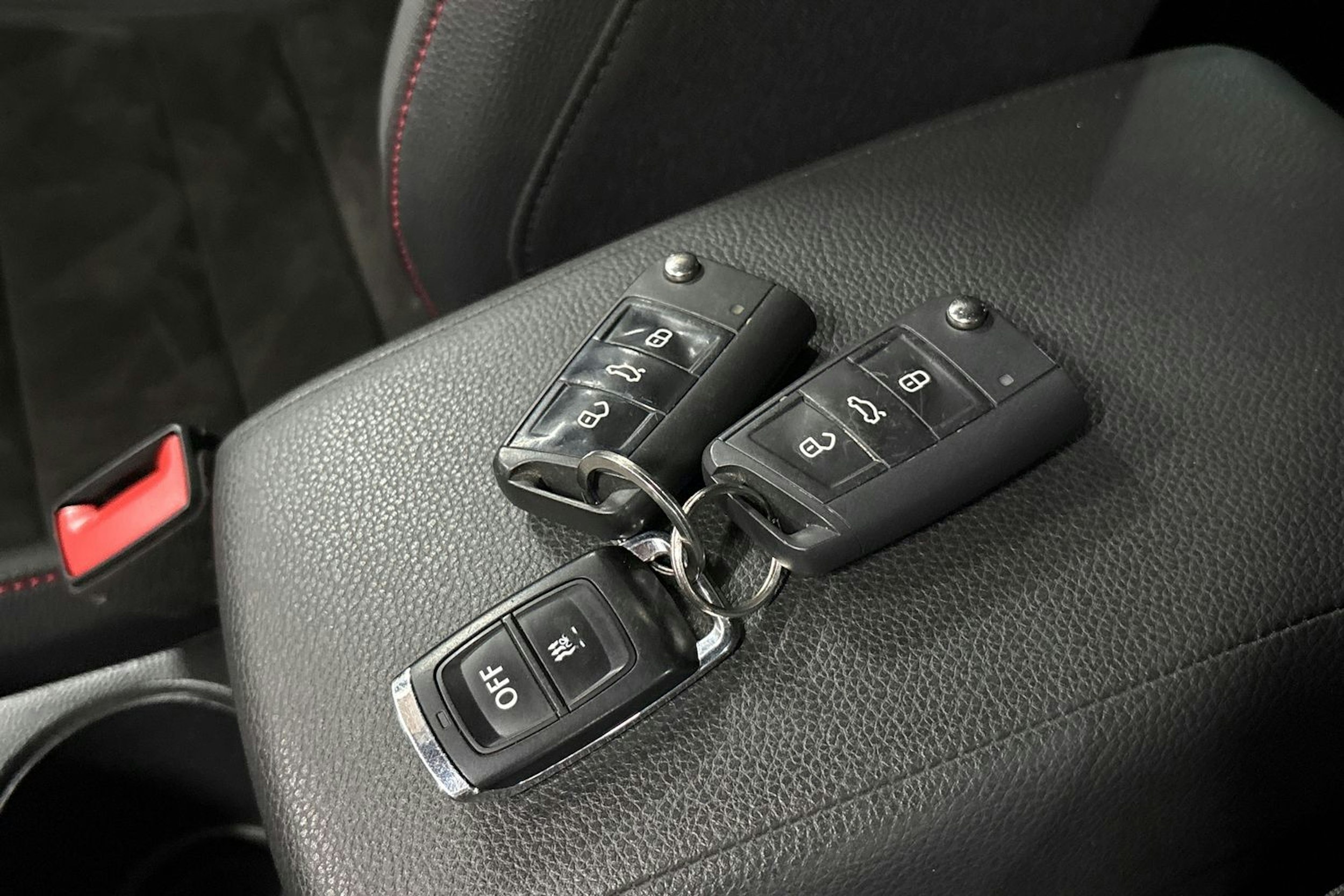 punainen SEAT Ateca 2018 kuva 35.