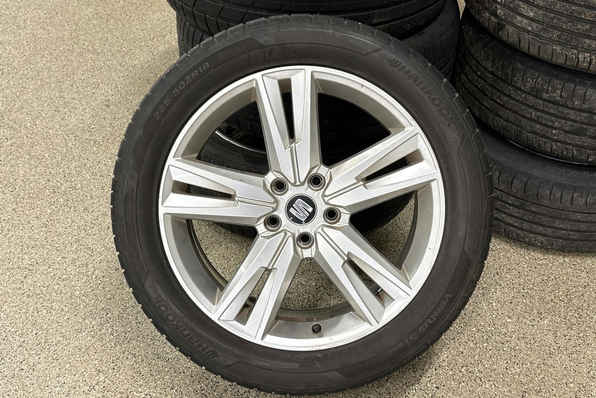 punainen SEAT Ateca 2018 kuva 36.