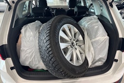valkoinen SEAT Ateca 2018 kuva 22.