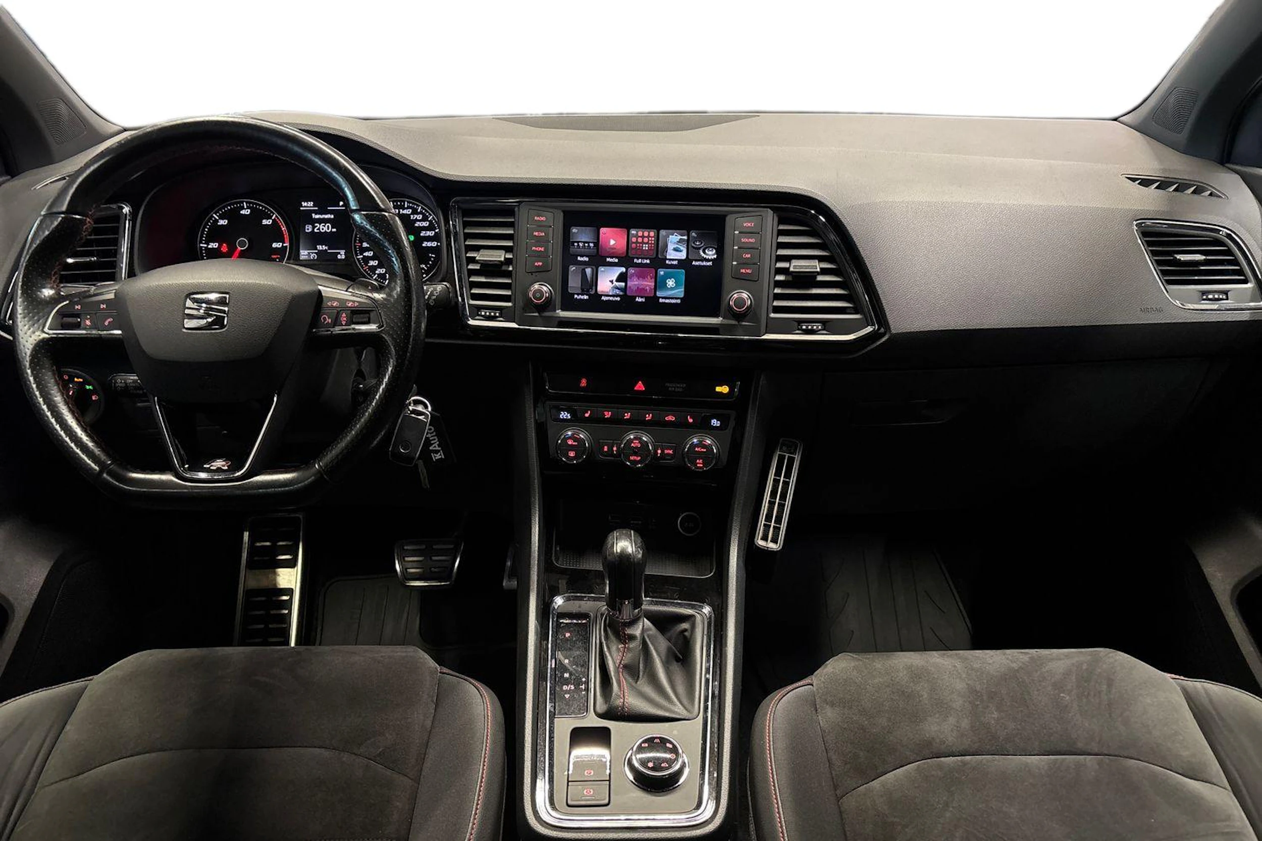 valkoinen SEAT Ateca 2018 kuva 7.