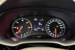 valkoinen SEAT Ateca 2018 kuva 19.