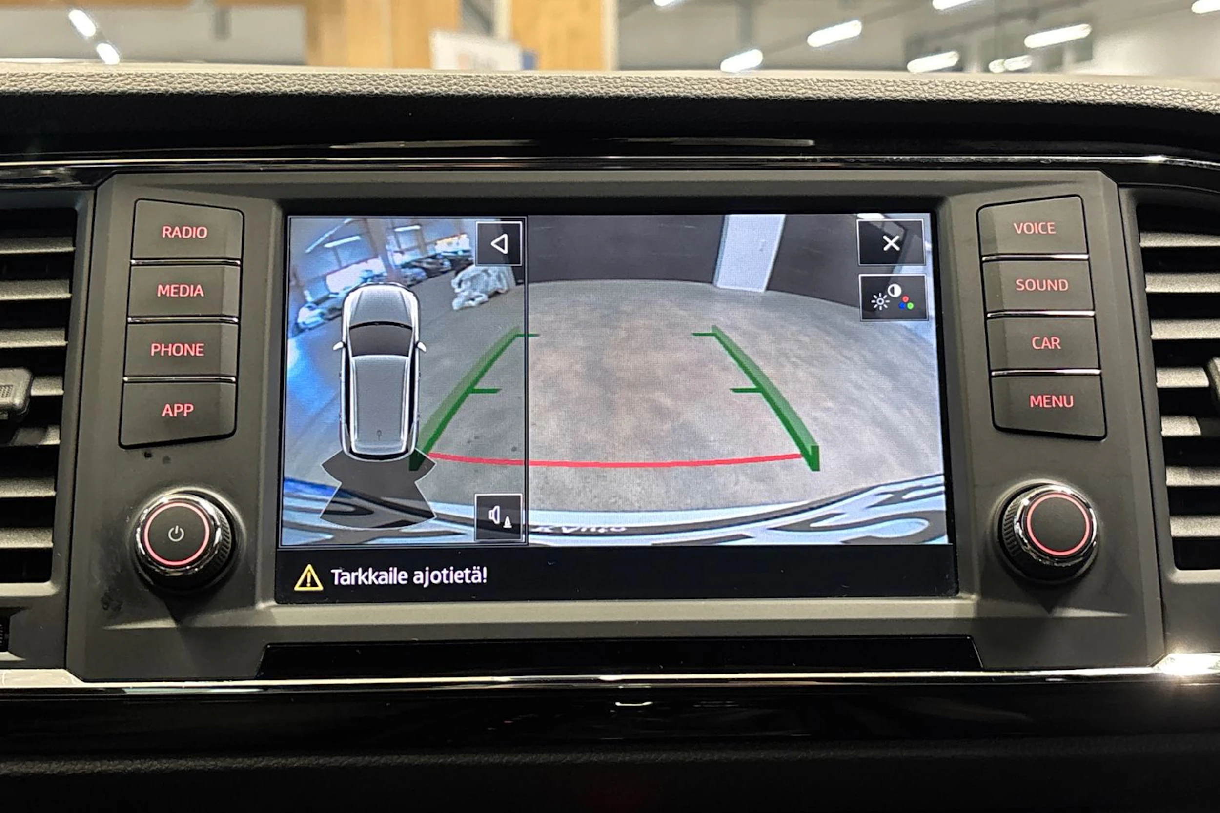 valkoinen SEAT Ateca 2018 kuva 20.