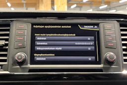 valkoinen SEAT Ateca 2018 kuva 22.