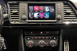 valkoinen SEAT Ateca 2018 kuva 25.