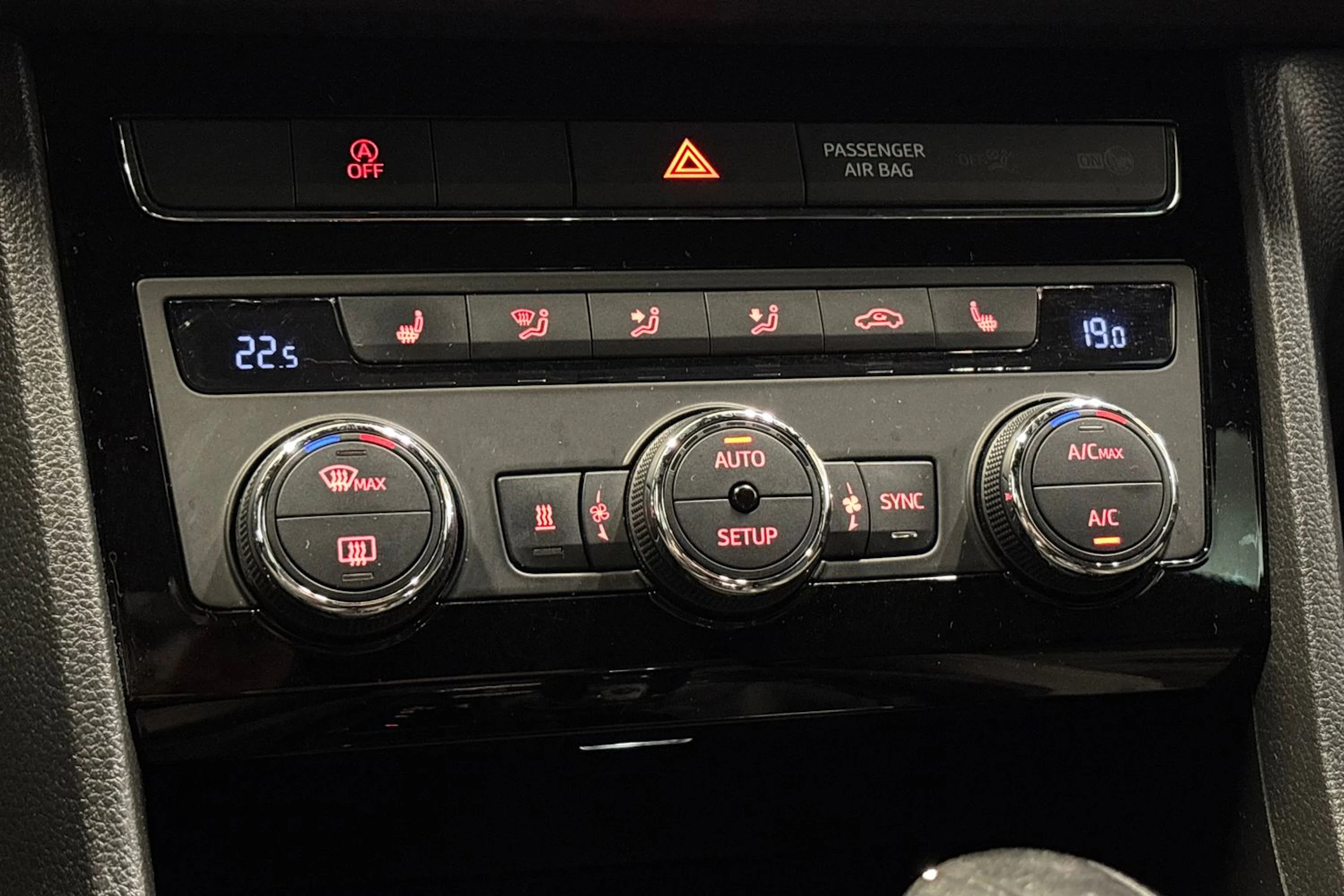 valkoinen SEAT Ateca 2018 kuva 26.