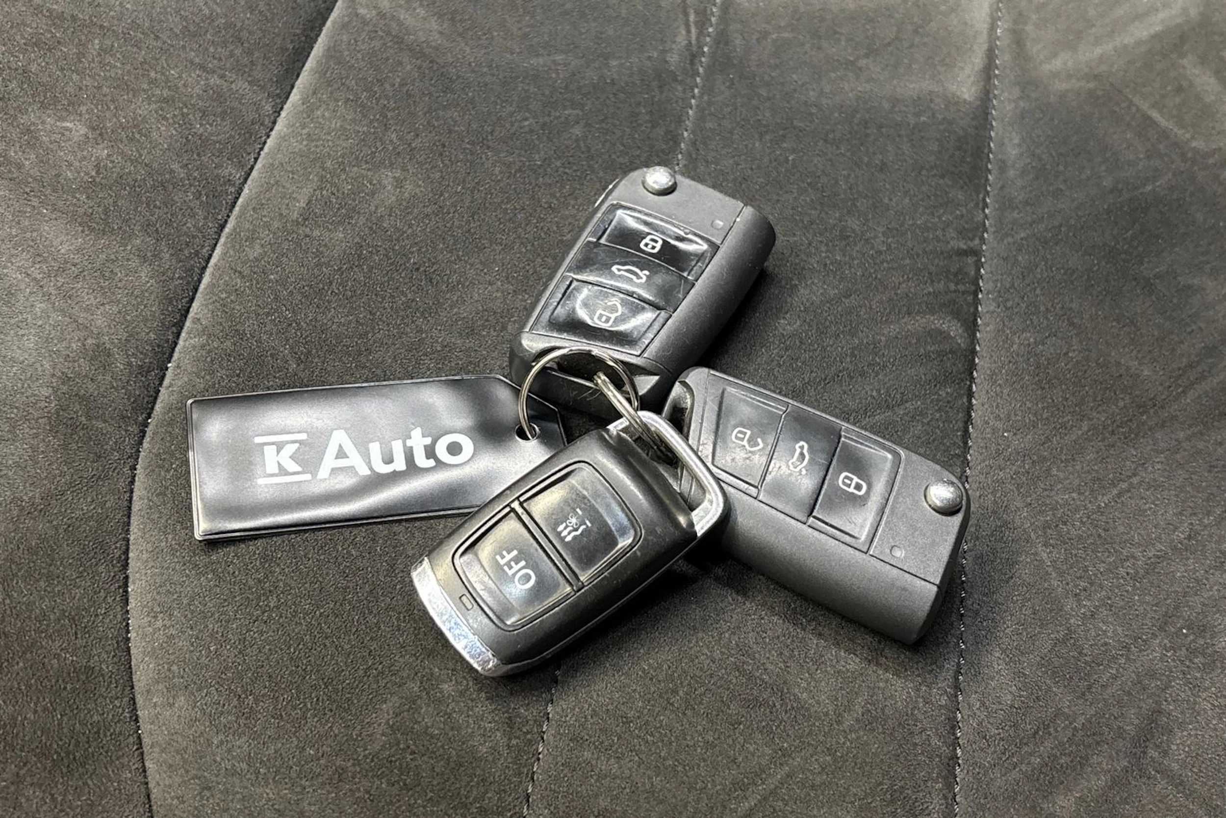 valkoinen SEAT Ateca 2018 kuva 33.