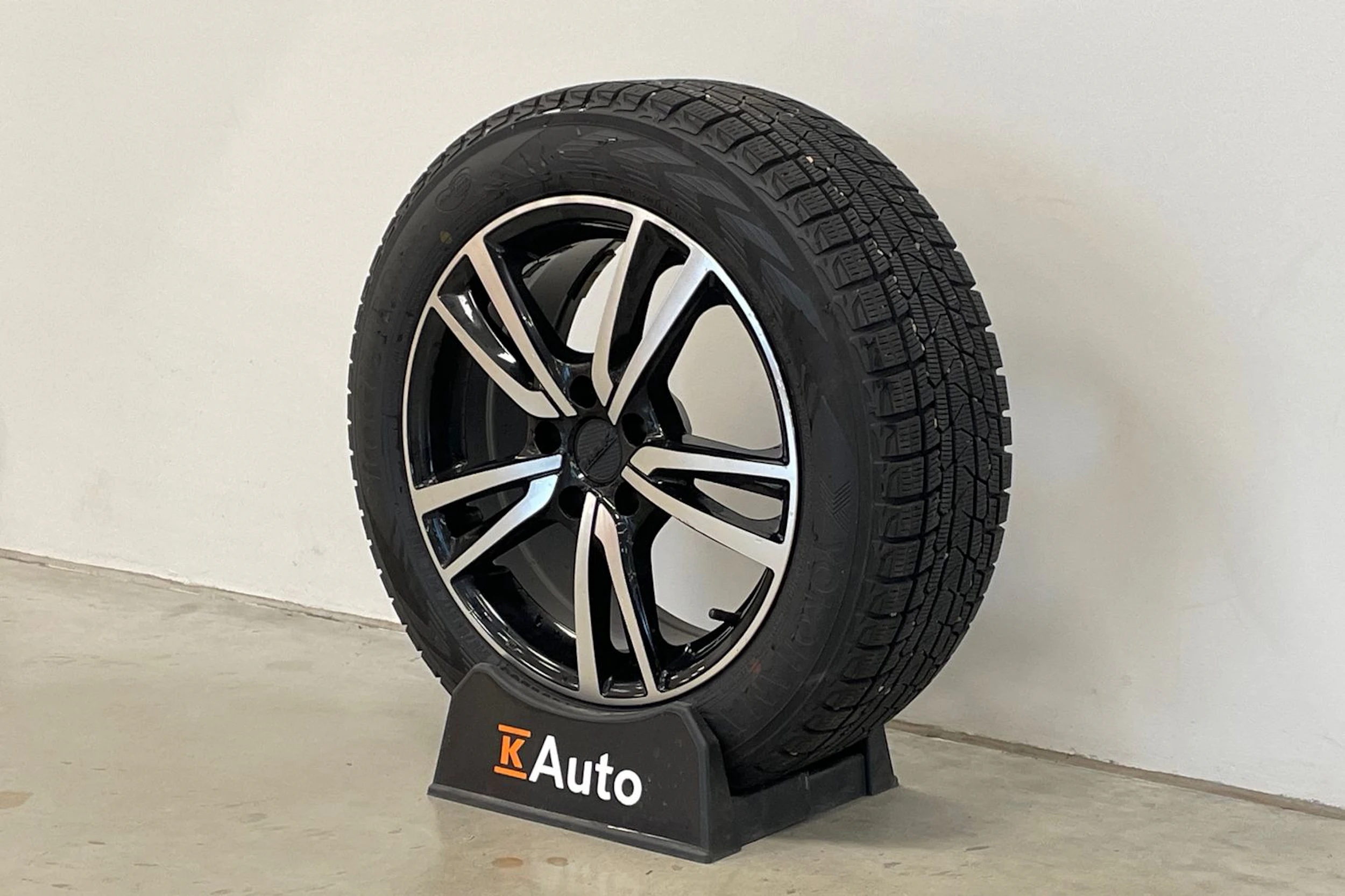 valkoinen SEAT Ateca 2018 kuva 13.