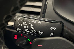 valkoinen SEAT Ateca 2018 kuva 17.