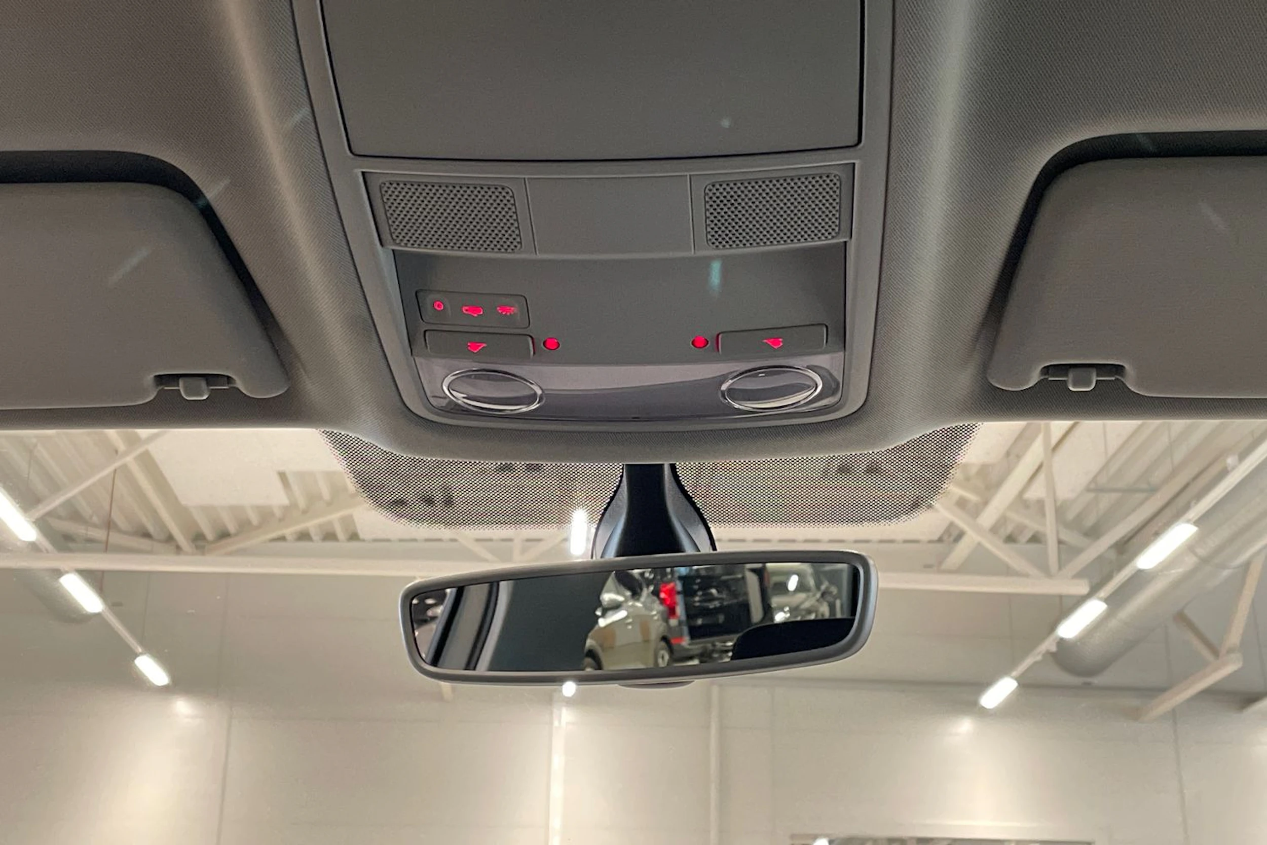 valkoinen SEAT Ateca 2018 kuva 19.