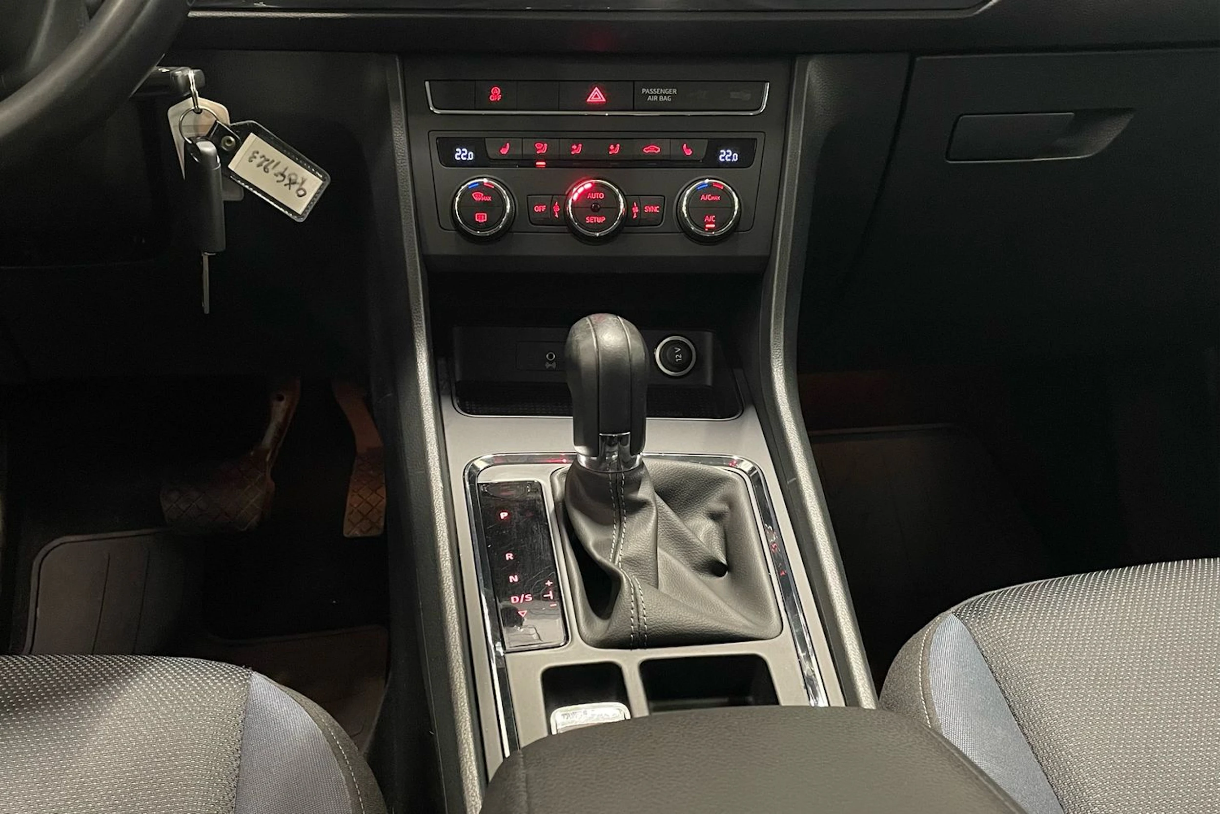 valkoinen SEAT Ateca 2018 kuva 22.