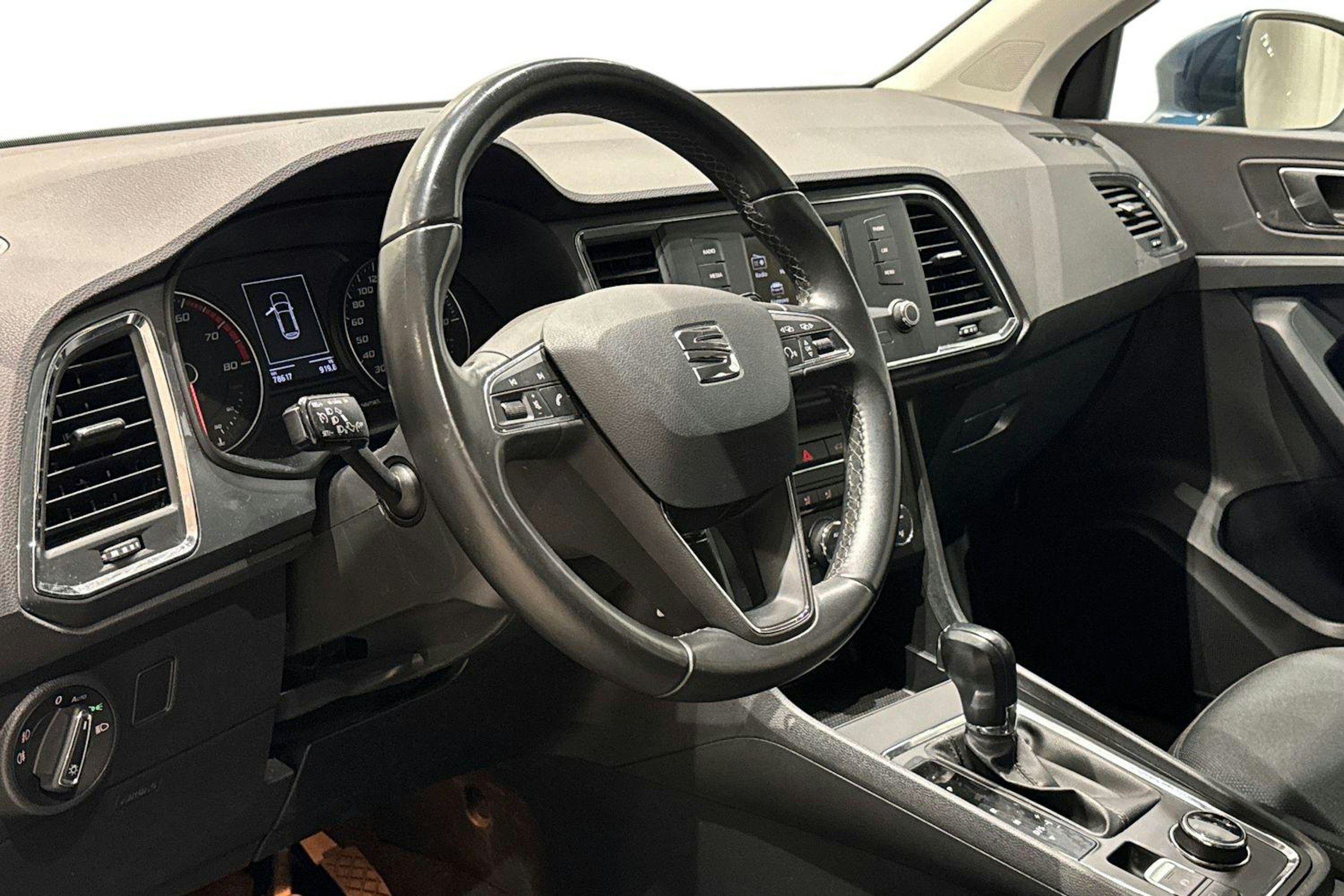 sininen SEAT Ateca 2018 kuva 7.