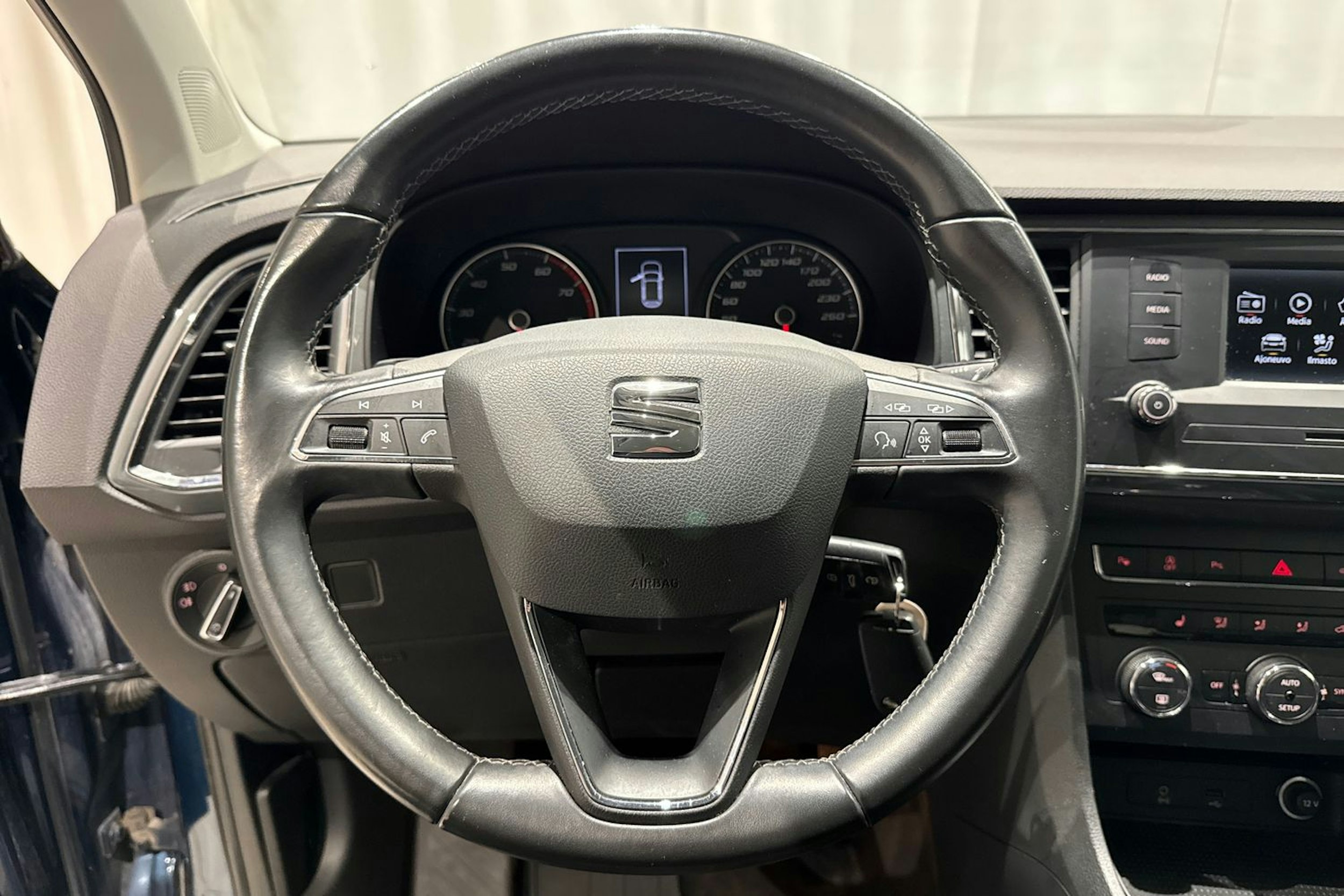 sininen SEAT Ateca 2018 kuva 19.
