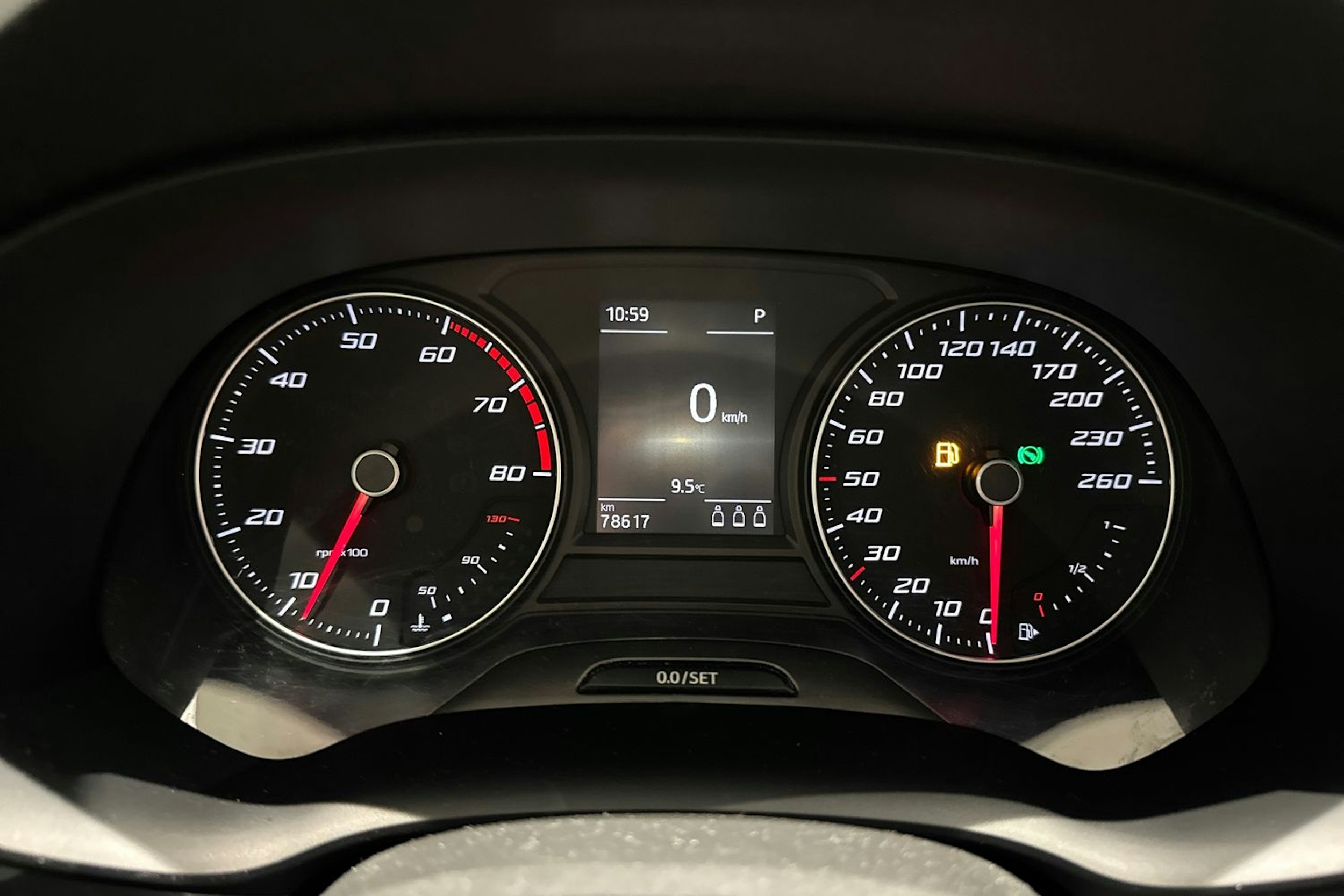 sininen SEAT Ateca 2018 kuva 20.