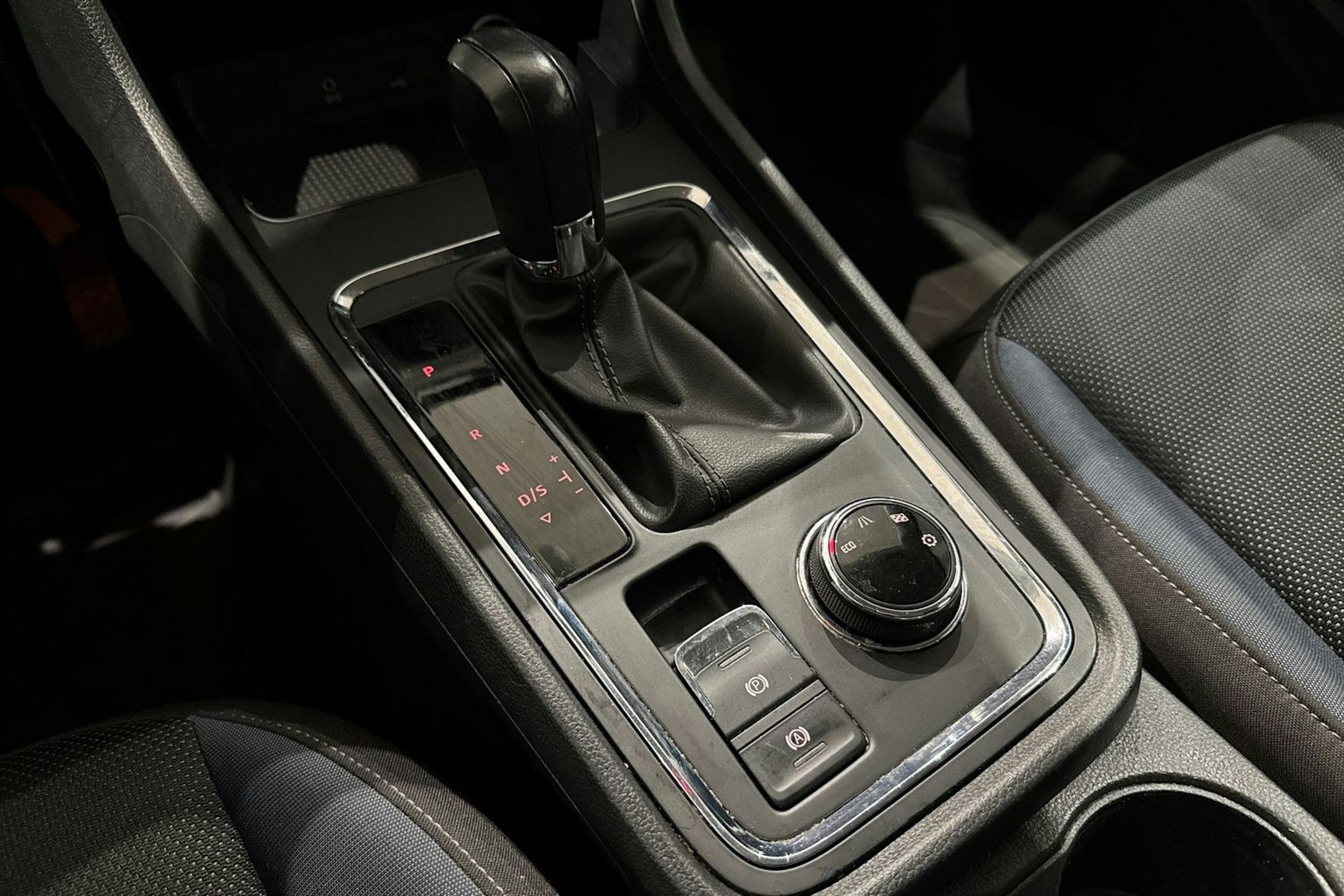 sininen SEAT Ateca 2018 kuva 24.