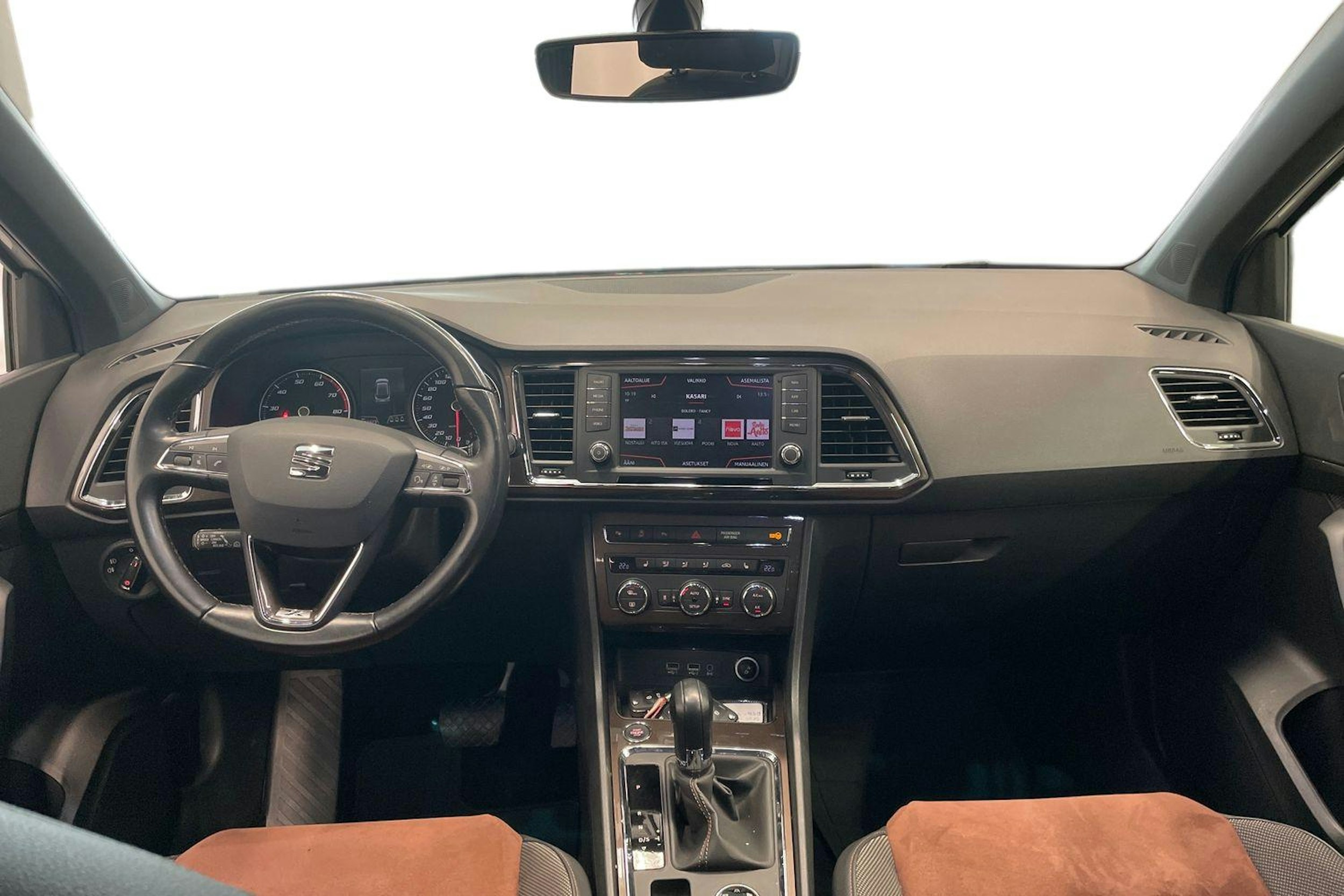 Valkoinen SEAT Ateca 2018 kuva 9.