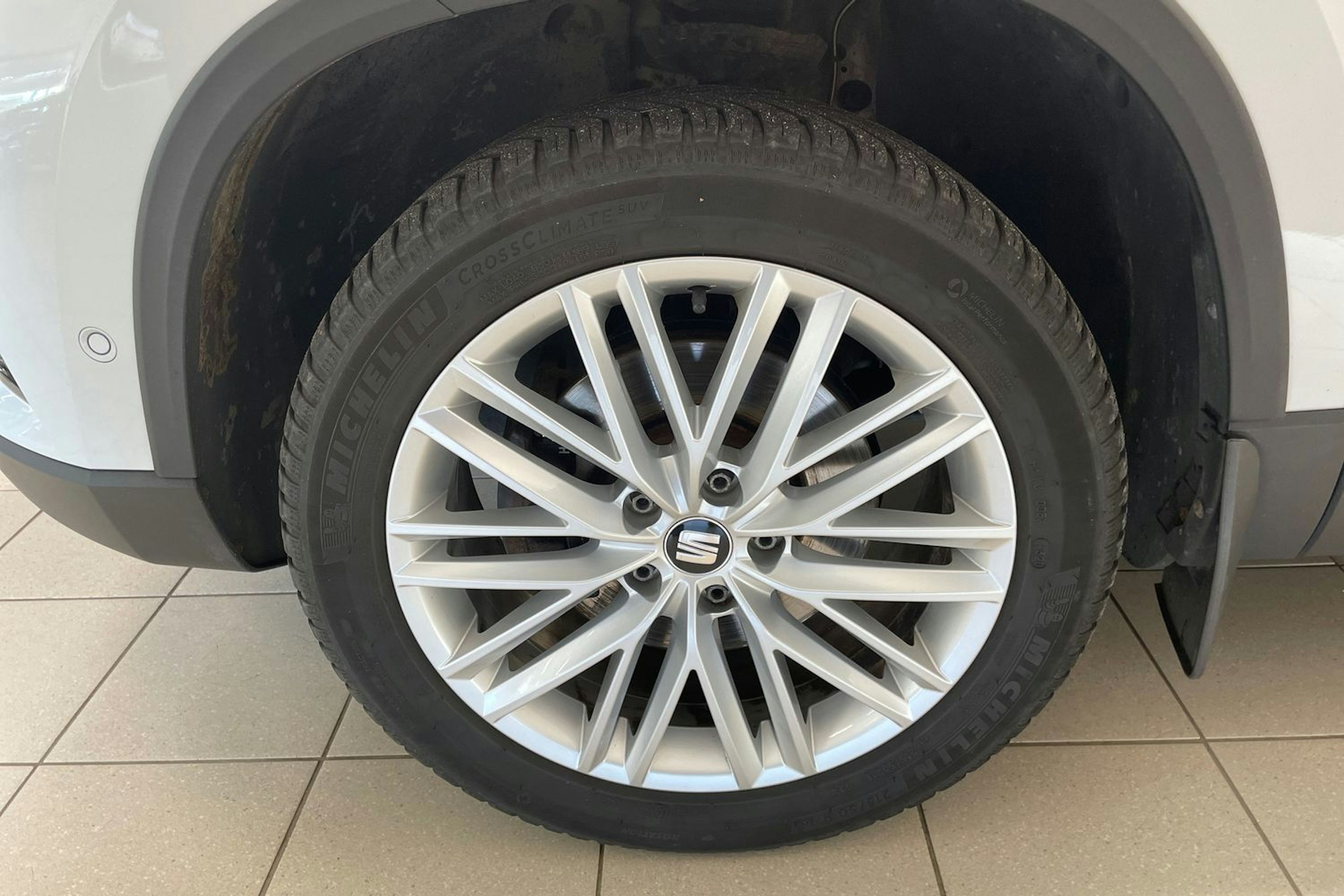 Valkoinen SEAT Ateca 2018 kuva 11.