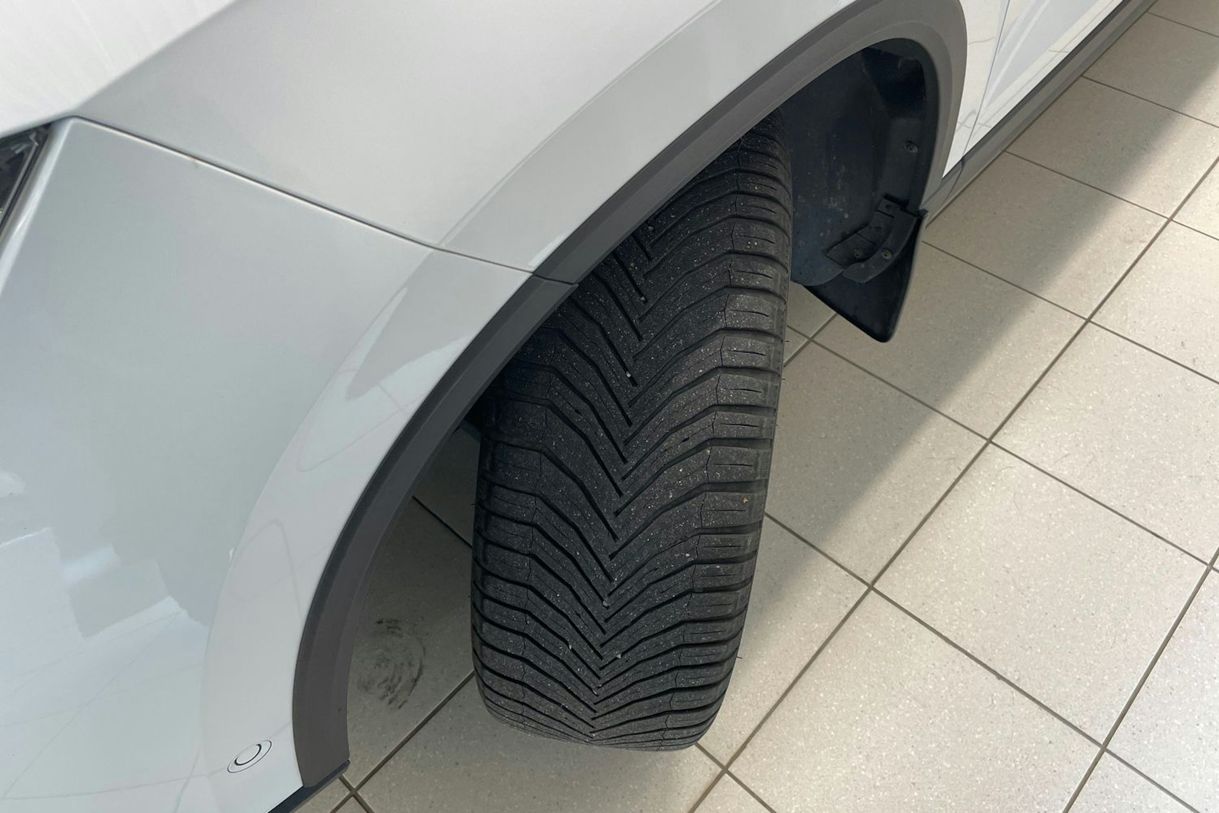 Valkoinen SEAT Ateca 2018 kuva 13.