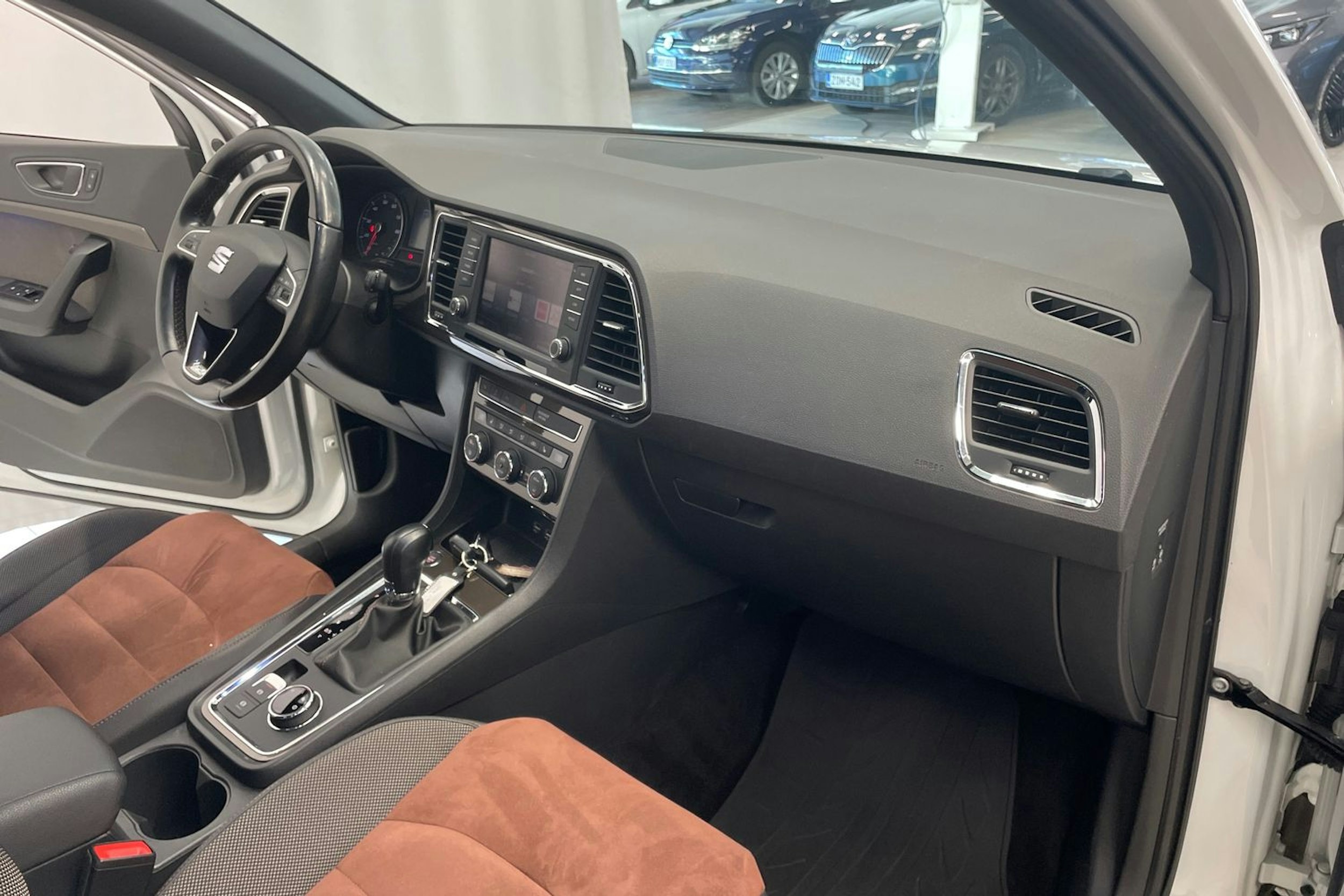 Valkoinen SEAT Ateca 2018 kuva 24.