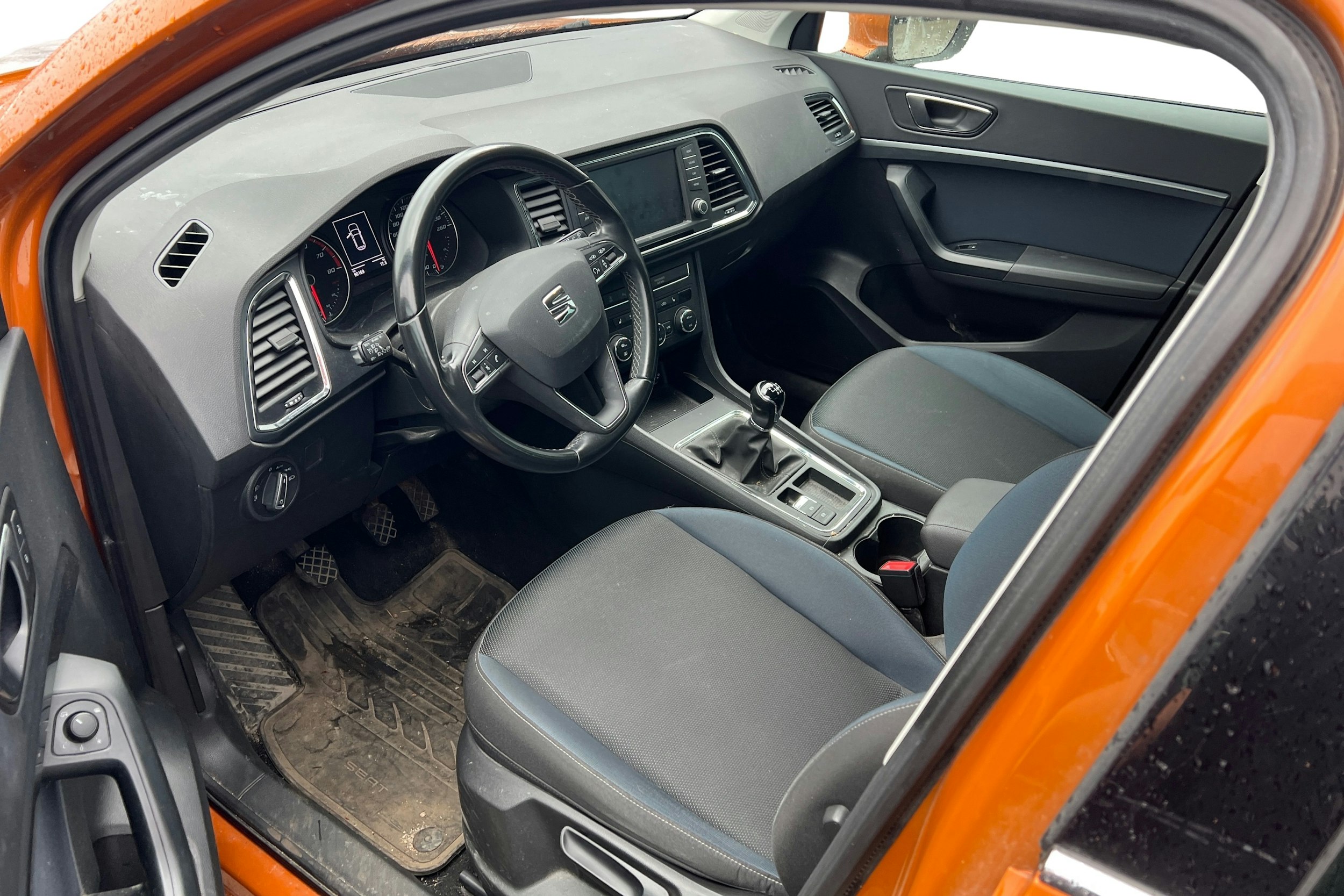 oranssi SEAT Ateca 2018 kuva 3.