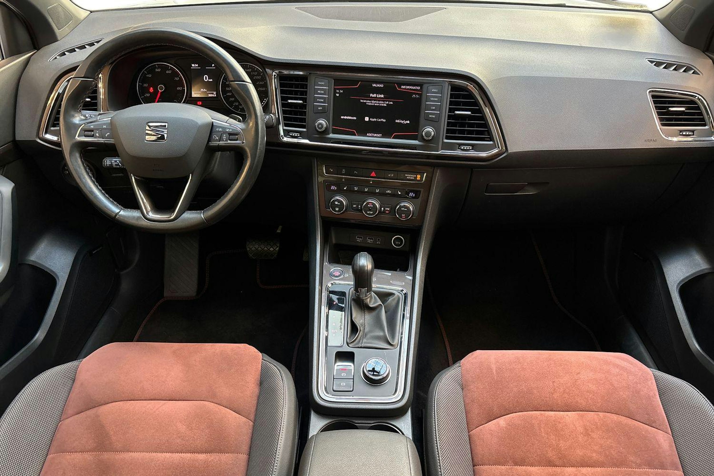 valkoinen SEAT Ateca 2017 kuva 7.