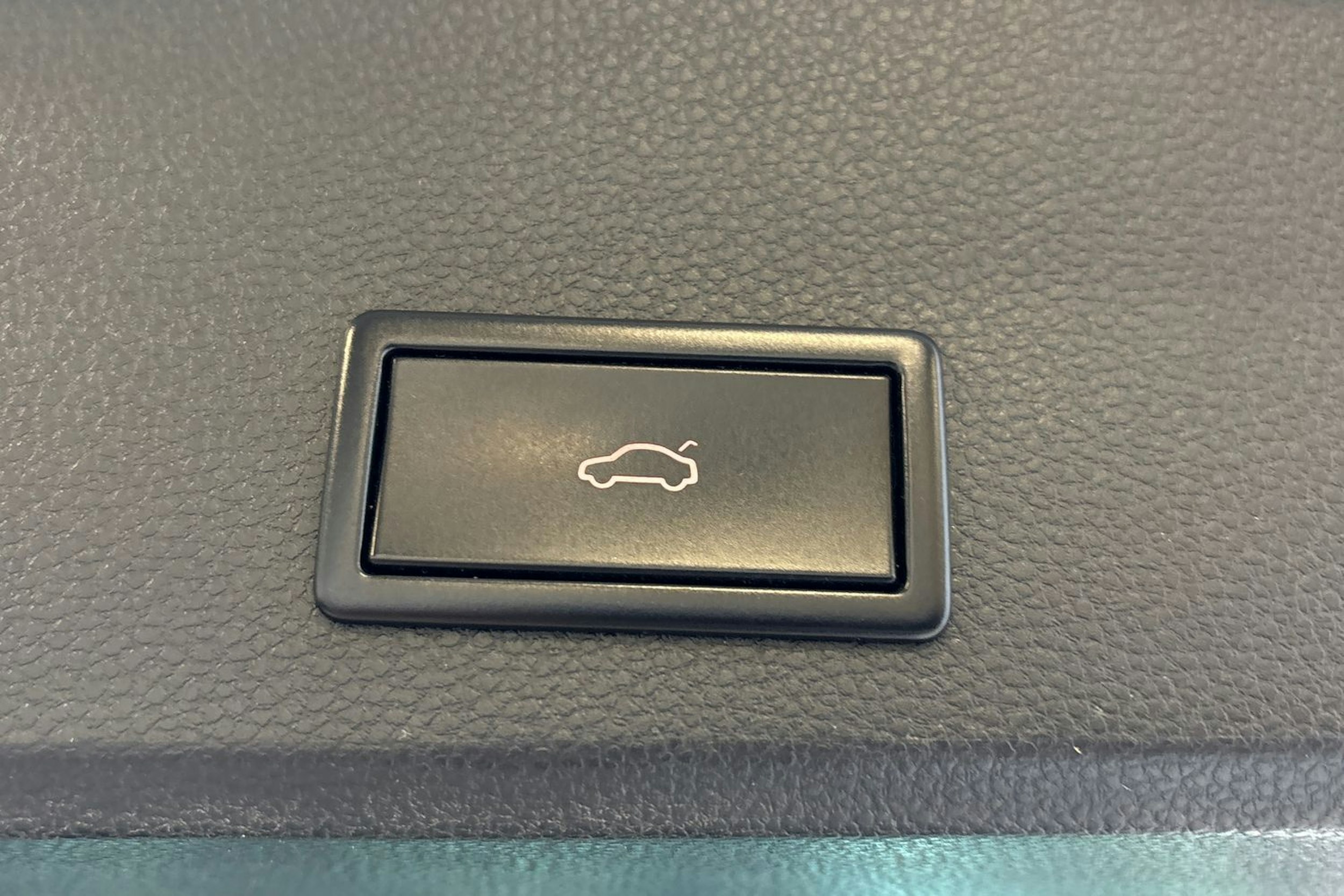 valkoinen SEAT Ateca 2017 kuva 13.