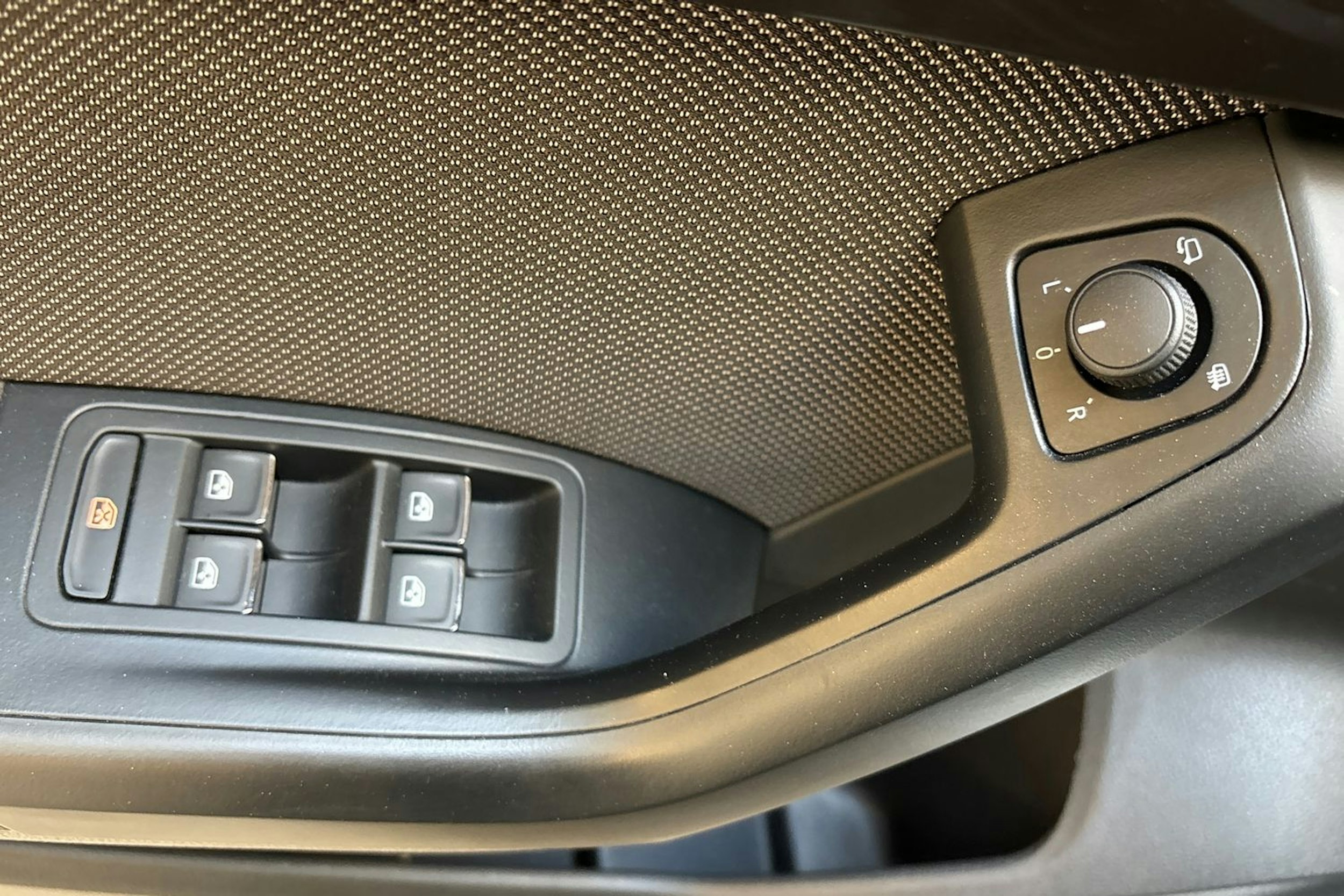 valkoinen SEAT Ateca 2017 kuva 14.